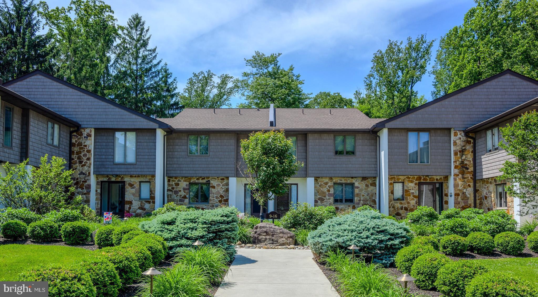 11 EAGLEVIEW DRIVE 11