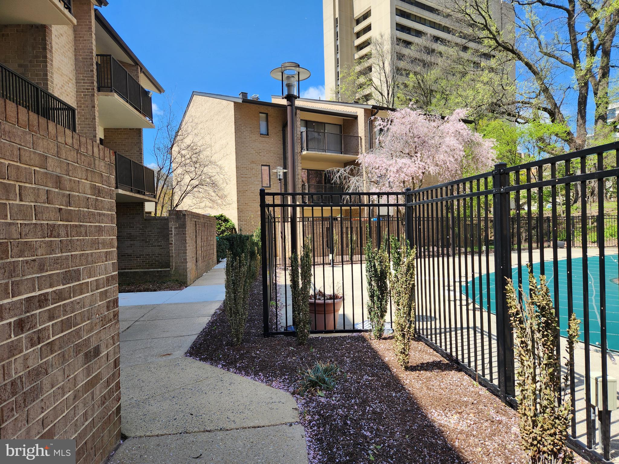 AMERICANA CENTRE - Residential