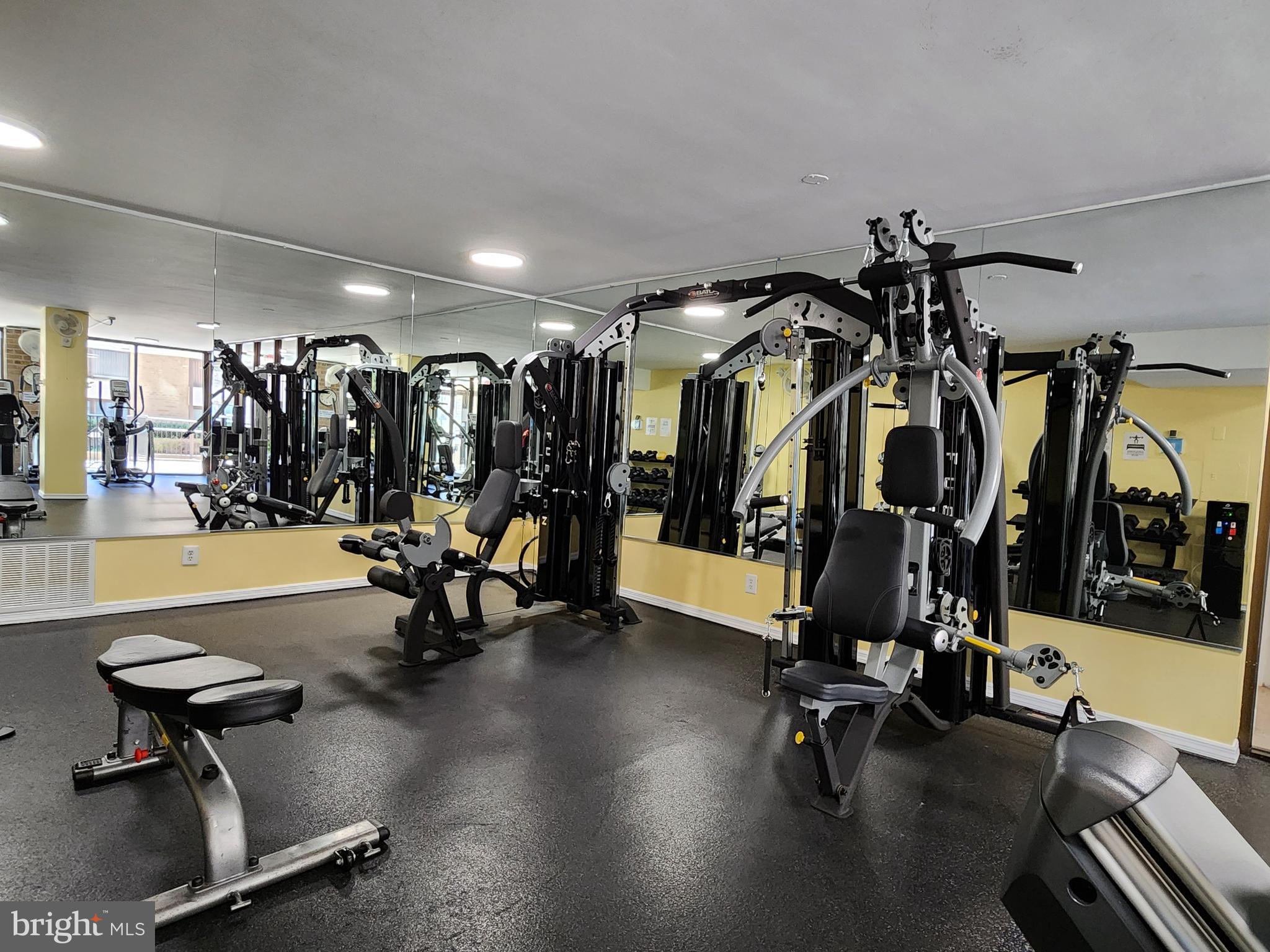 AMERICANA CENTRE - Residential