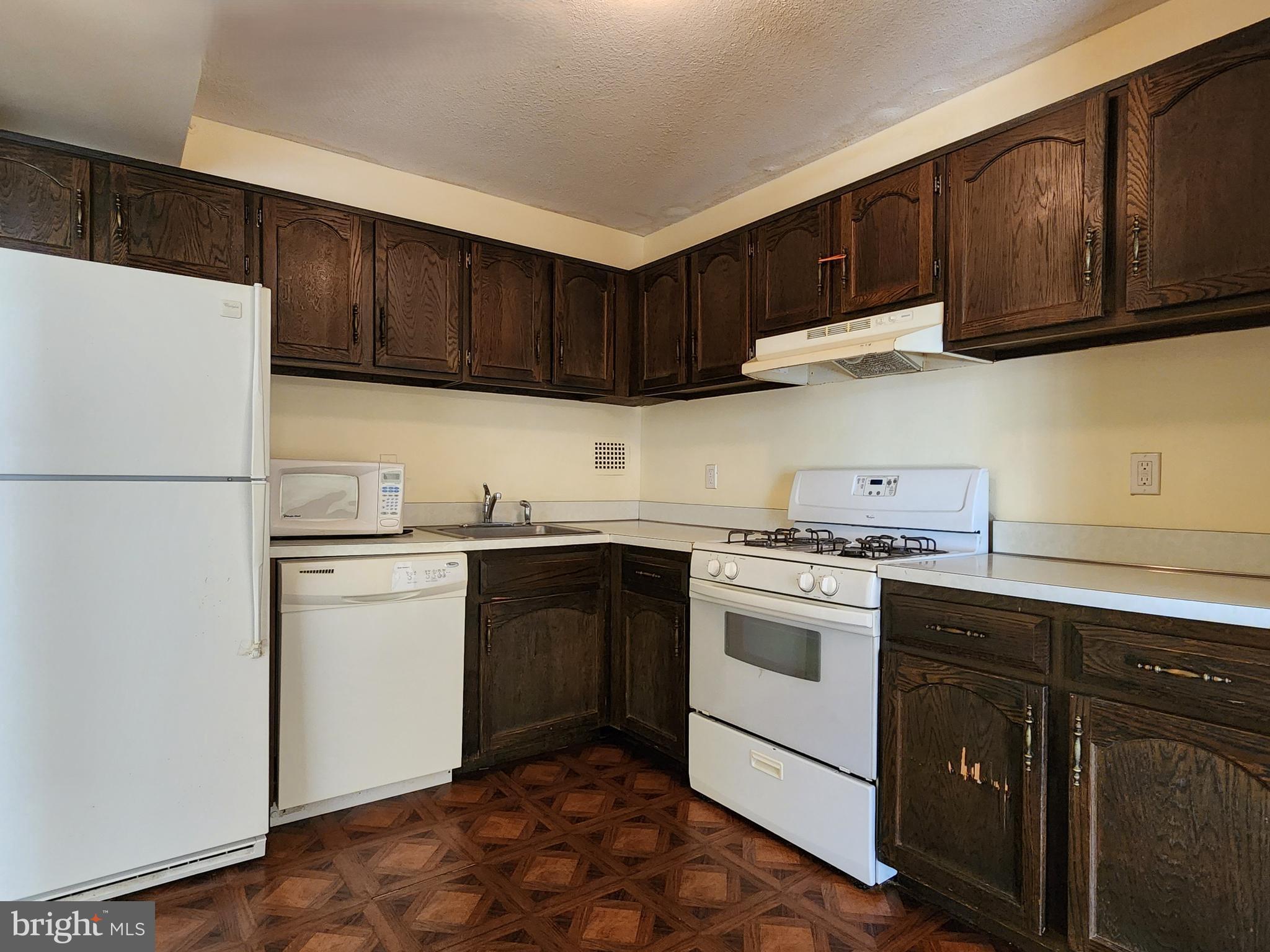 AMERICANA CENTRE - Residential