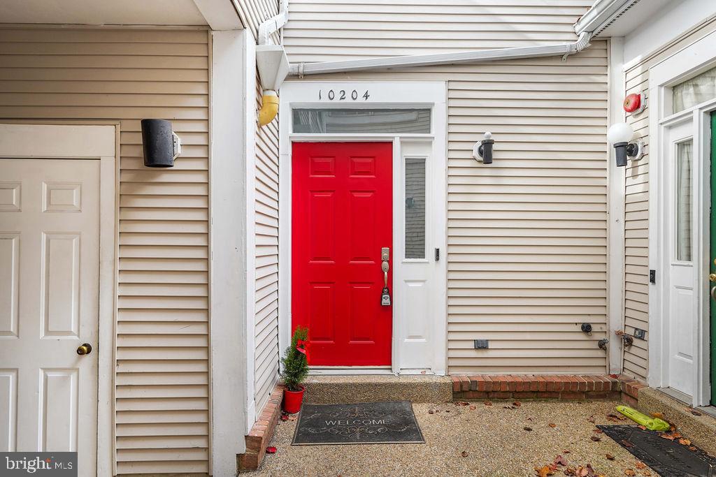 10204 CRESTED IRIS DRIVE