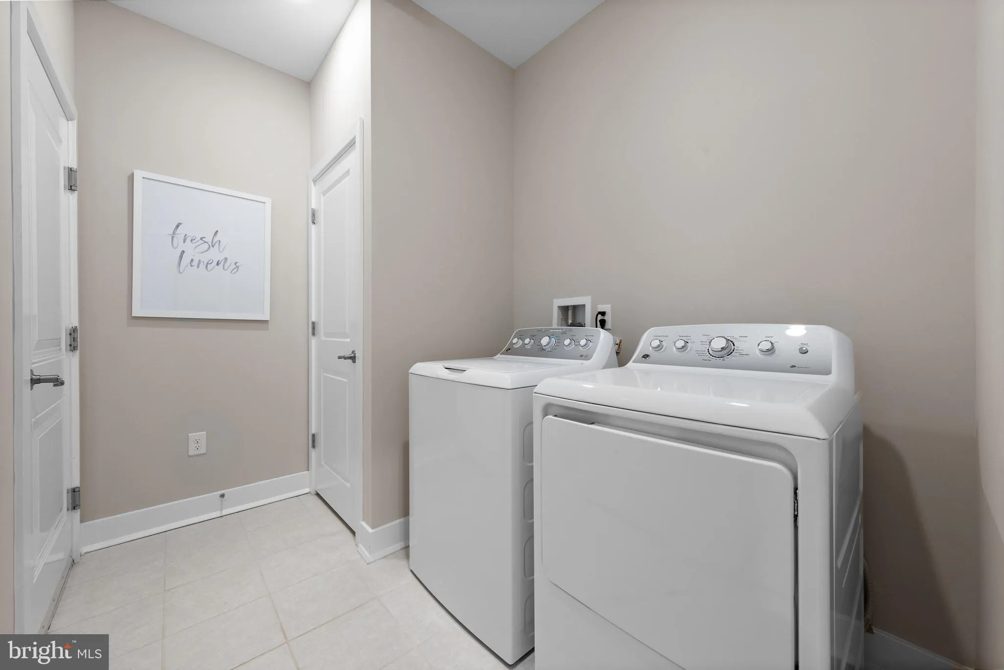 Monroe Township, New Jersey 08831, United States, 3 Bedrooms Bedrooms, ,2 BathroomsBathrooms,Residential,Active,163413