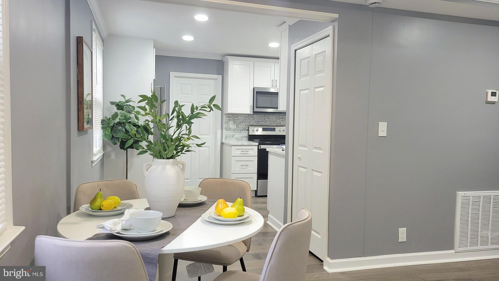 WATERS EDGE - Residential