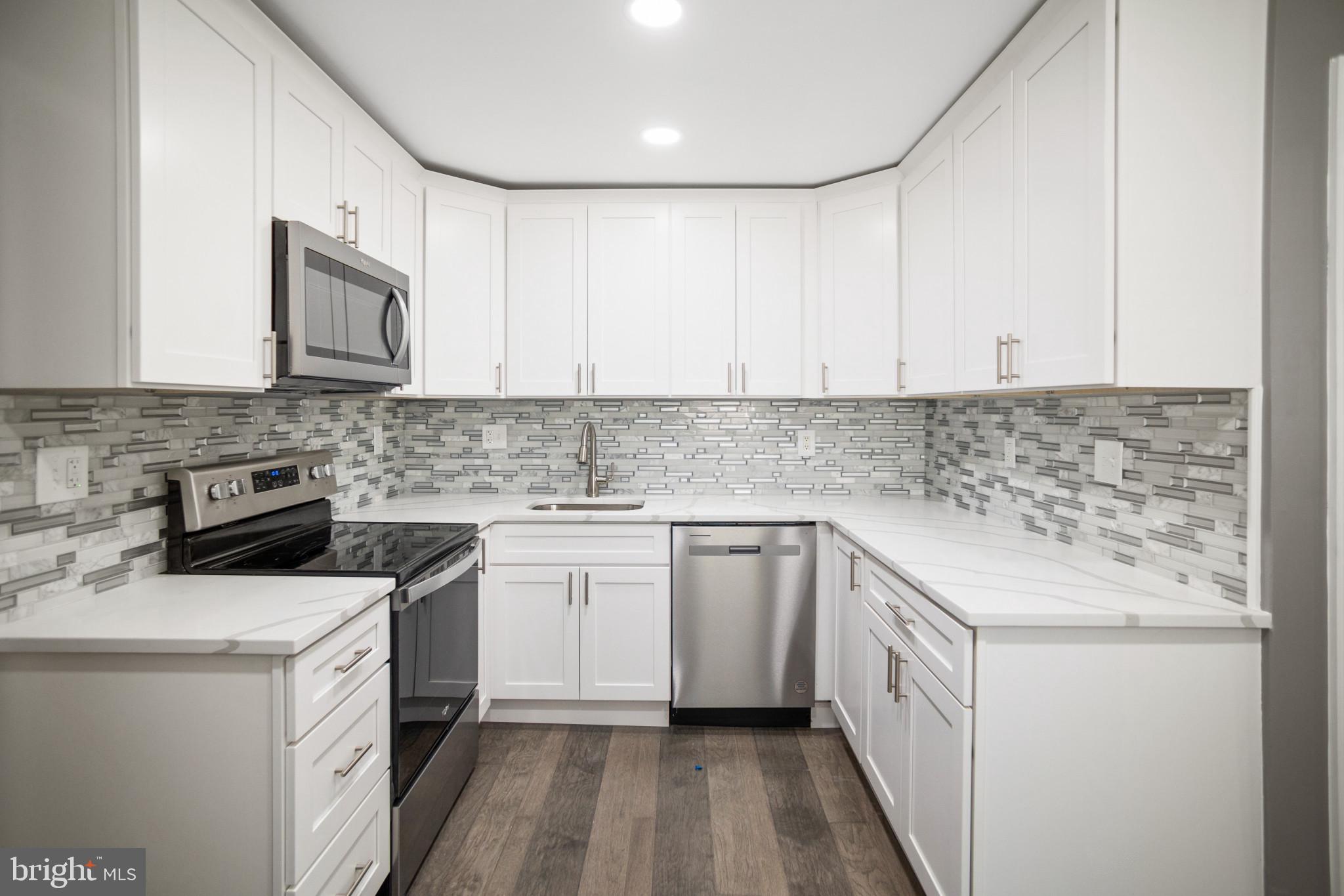 WATERS EDGE - Residential