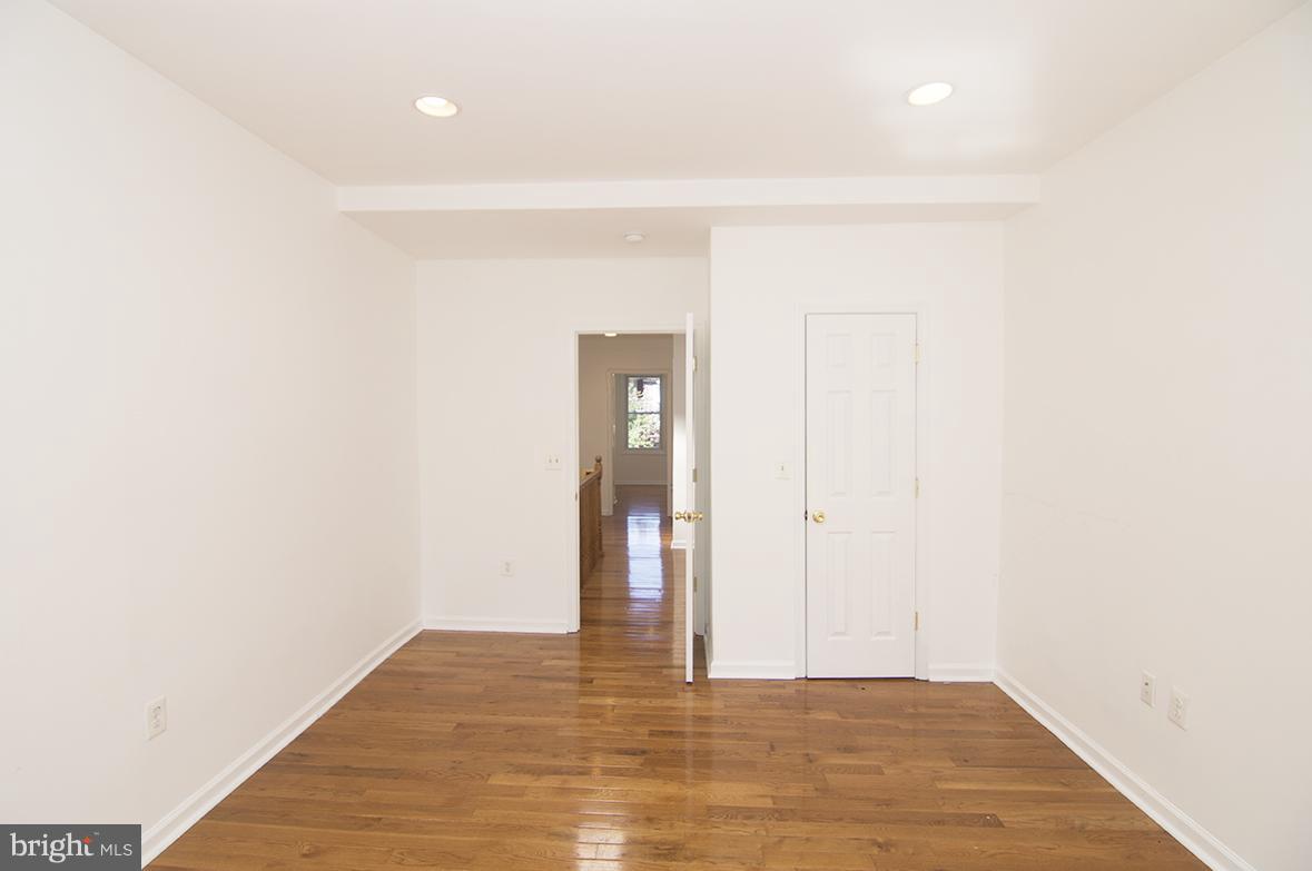 WASHINGTON VILLAGE - Residential