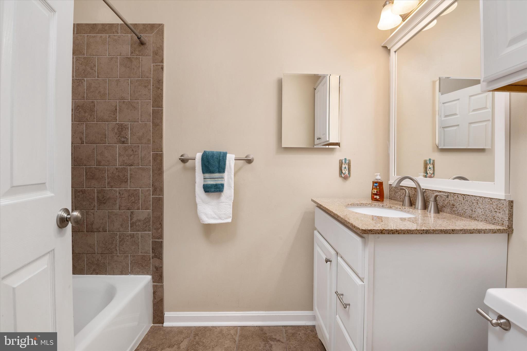 BRIDGEPOINTE - Residential