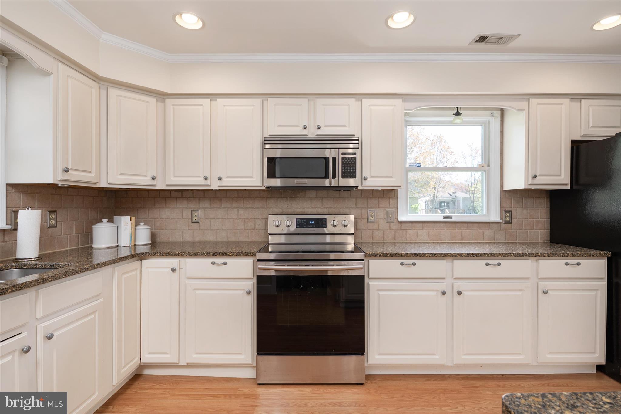 BRIDGEPOINTE - Residential