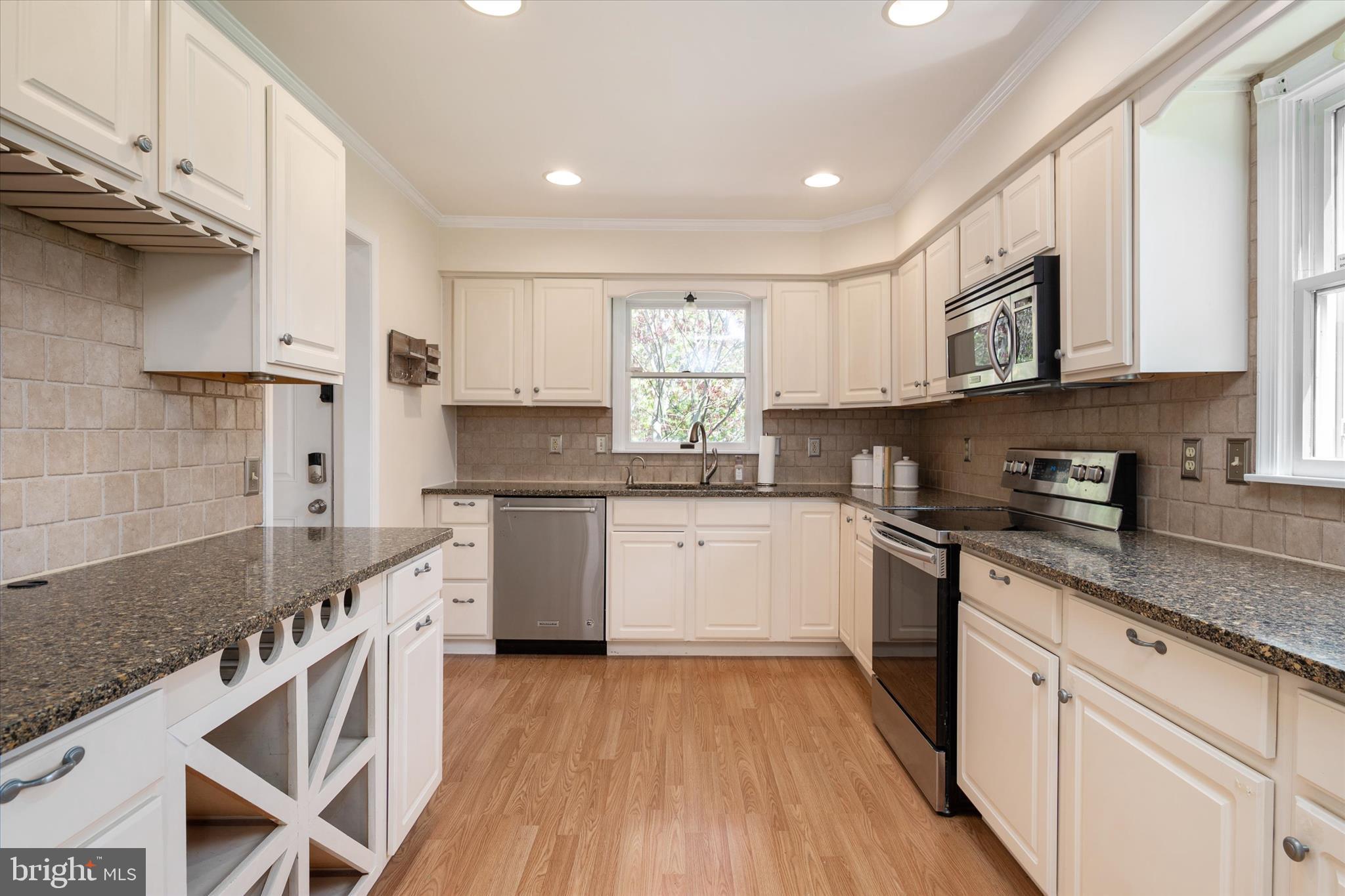 BRIDGEPOINTE - Residential