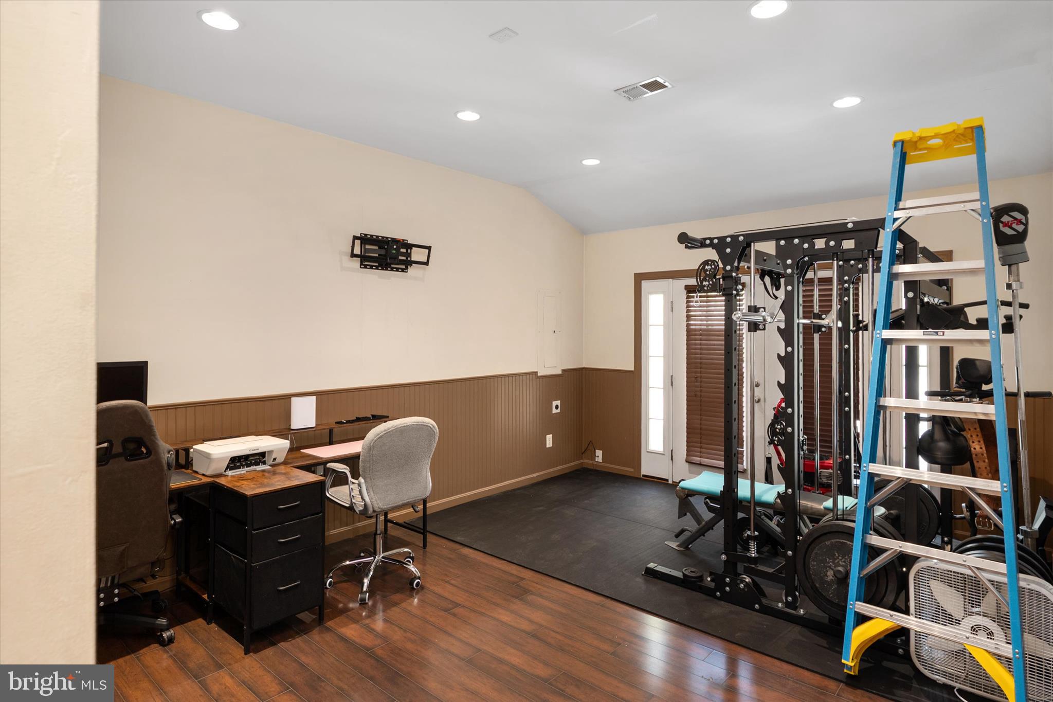 BRIDGEPOINTE - Residential