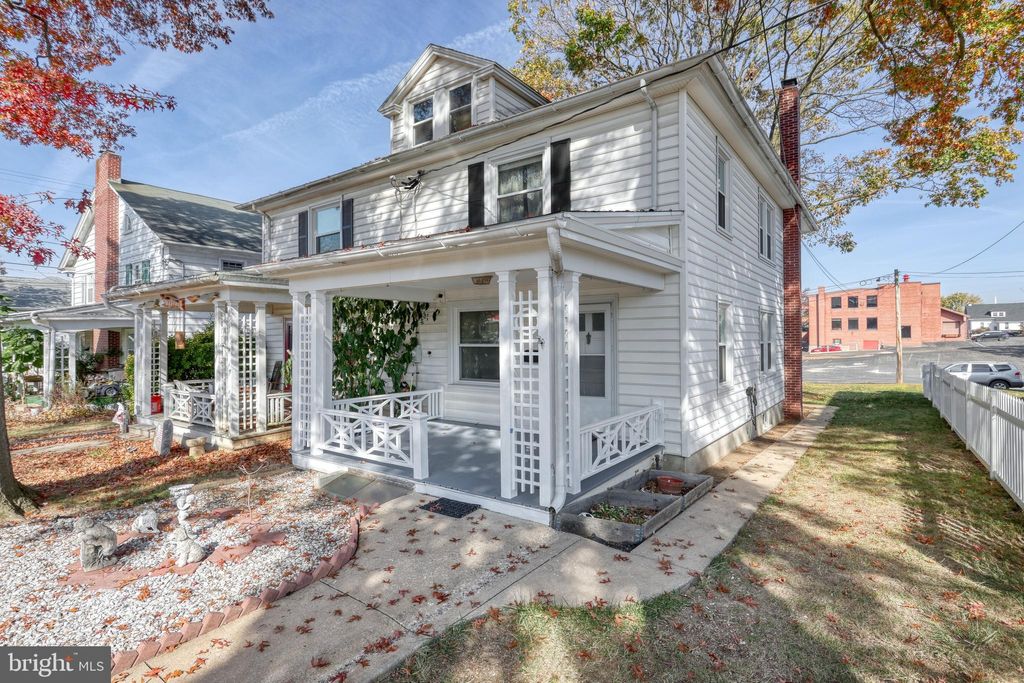 Photo of 711 Broad Street, Akron, PA 17501 (MLS # PALA2060076)