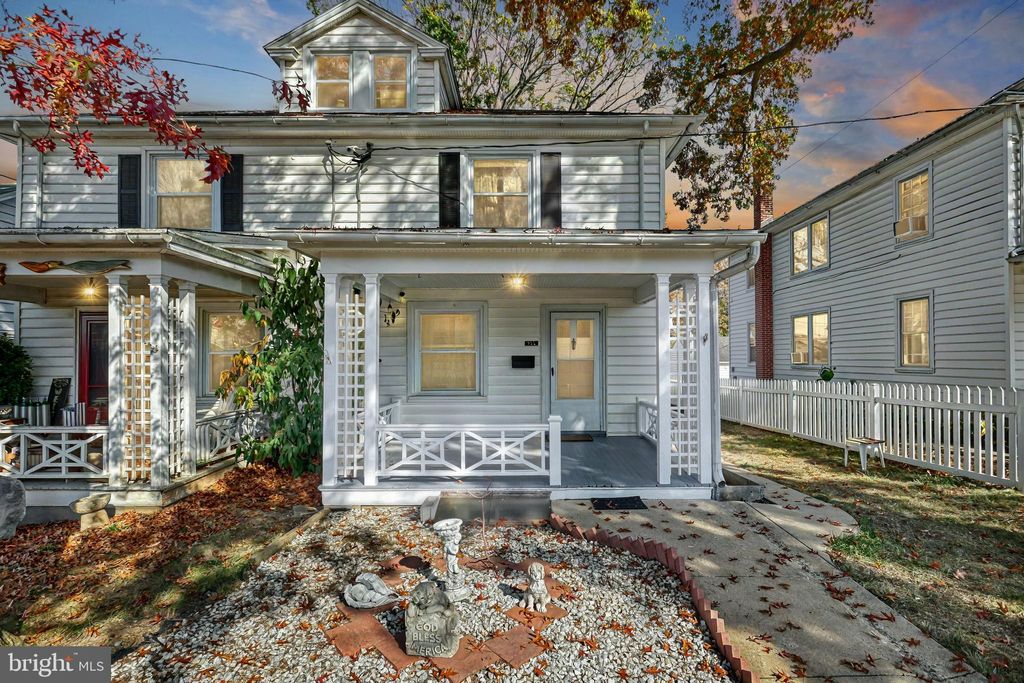 Photo of 711 Broad Street, Akron, PA 17501 (MLS # PALA2060076)