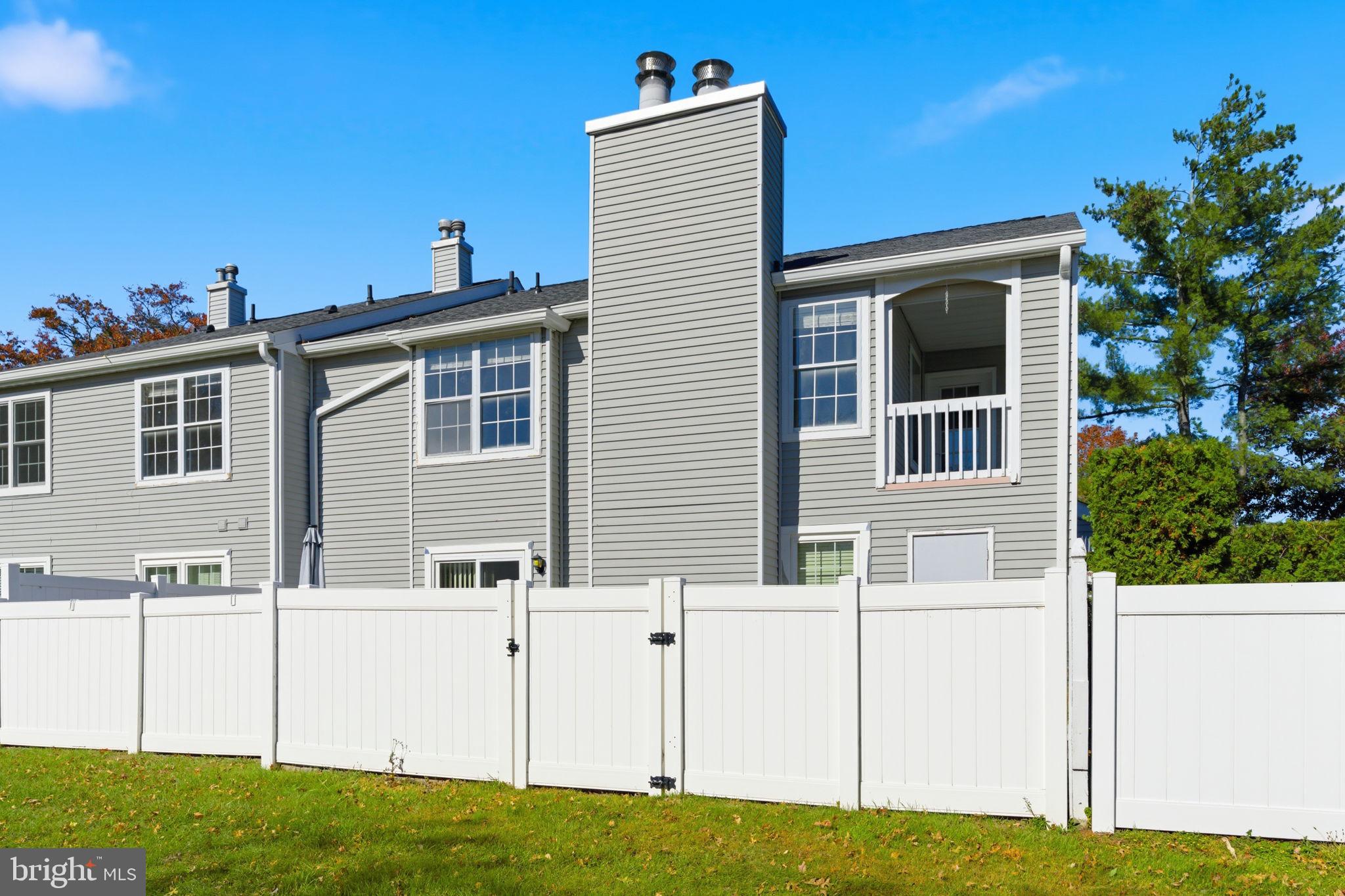 ROSE HOLLOW - Residential