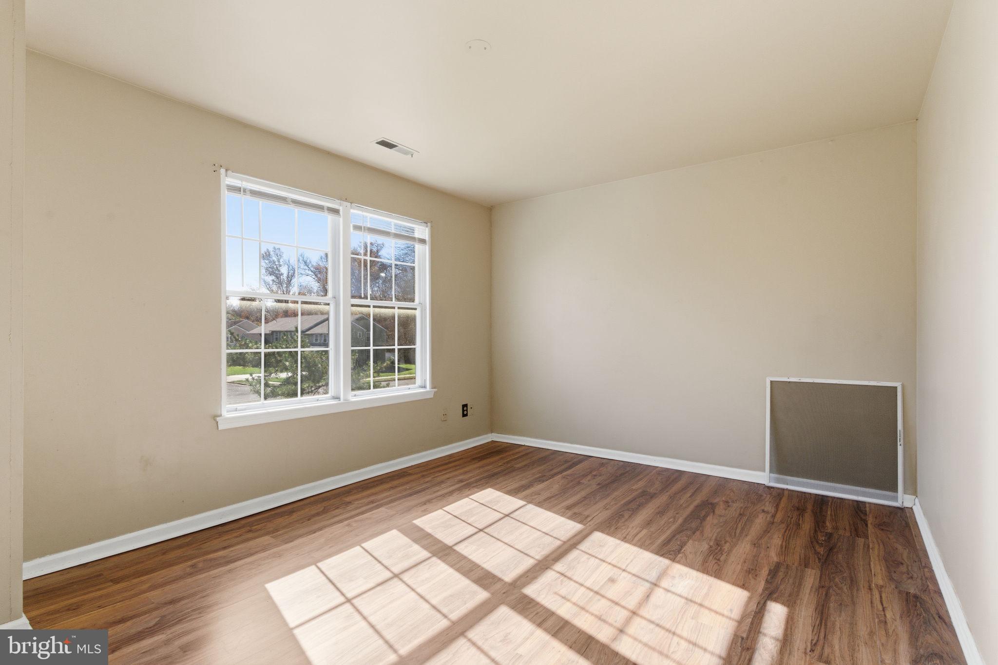 ROSE HOLLOW - Residential