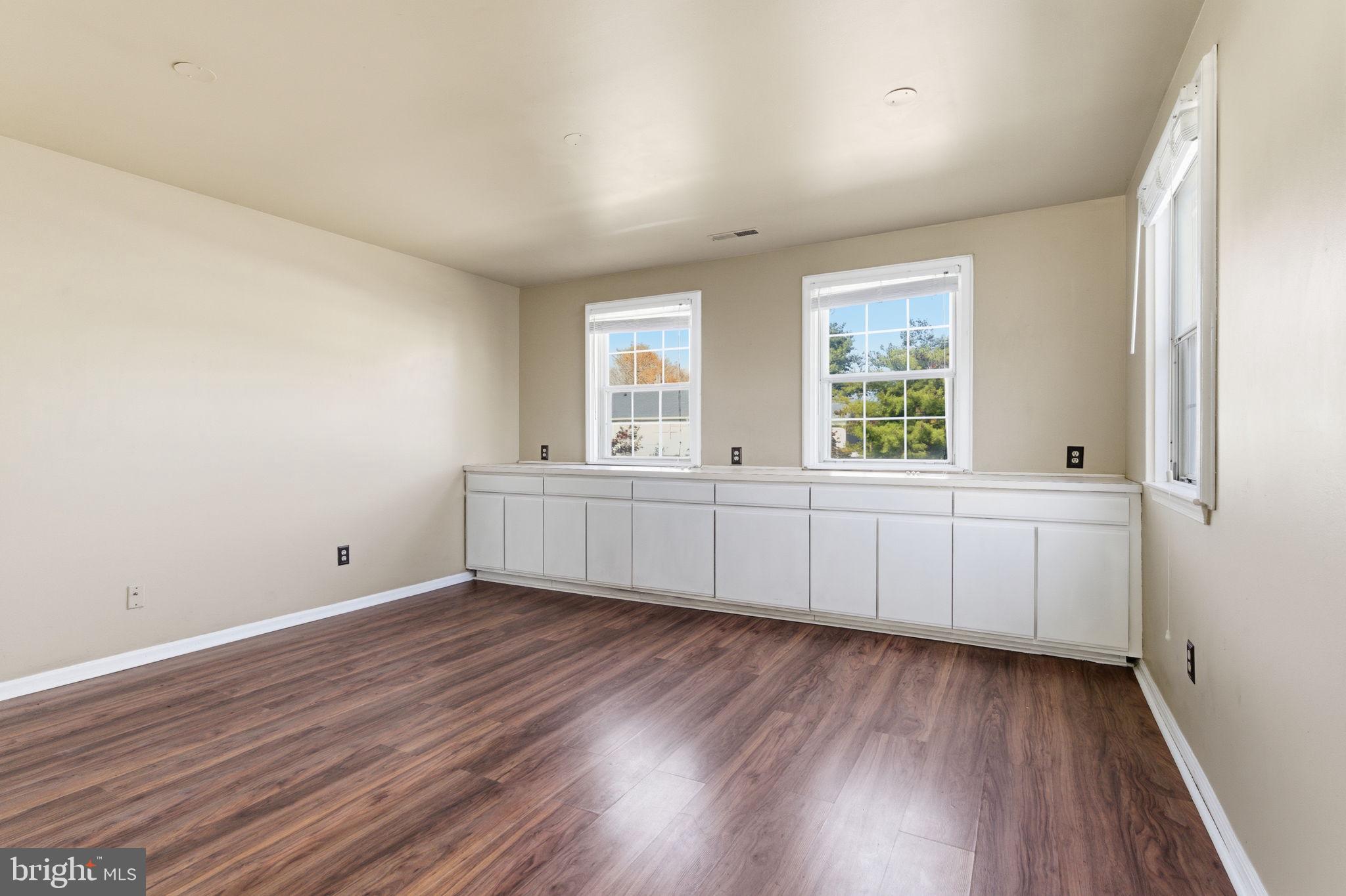 ROSE HOLLOW - Residential