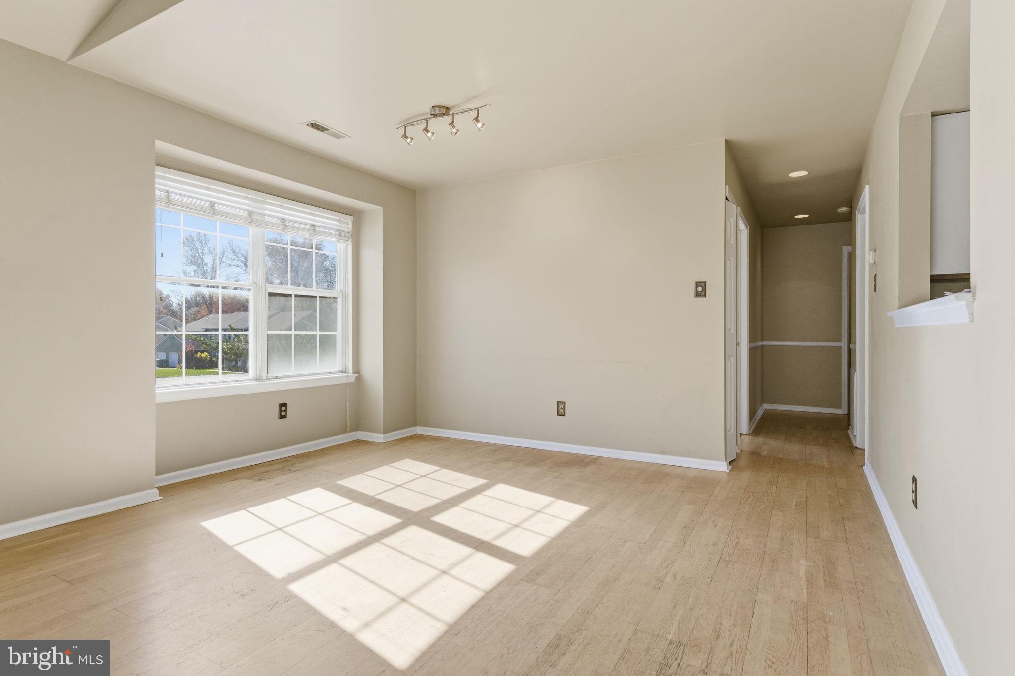 ROSE HOLLOW - Residential