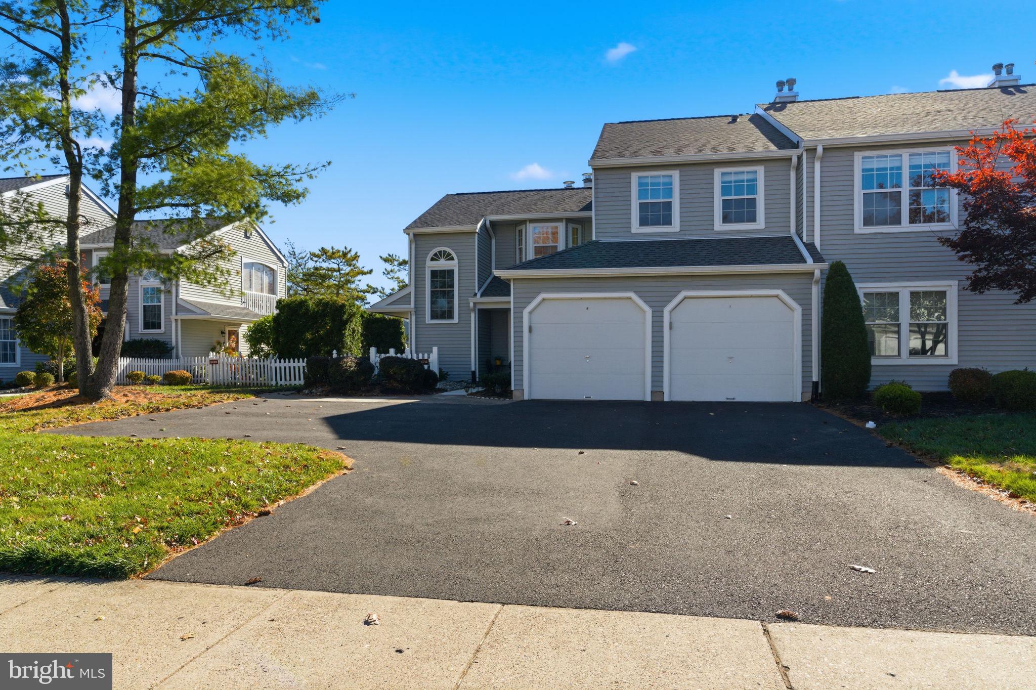 ROSE HOLLOW - Residential