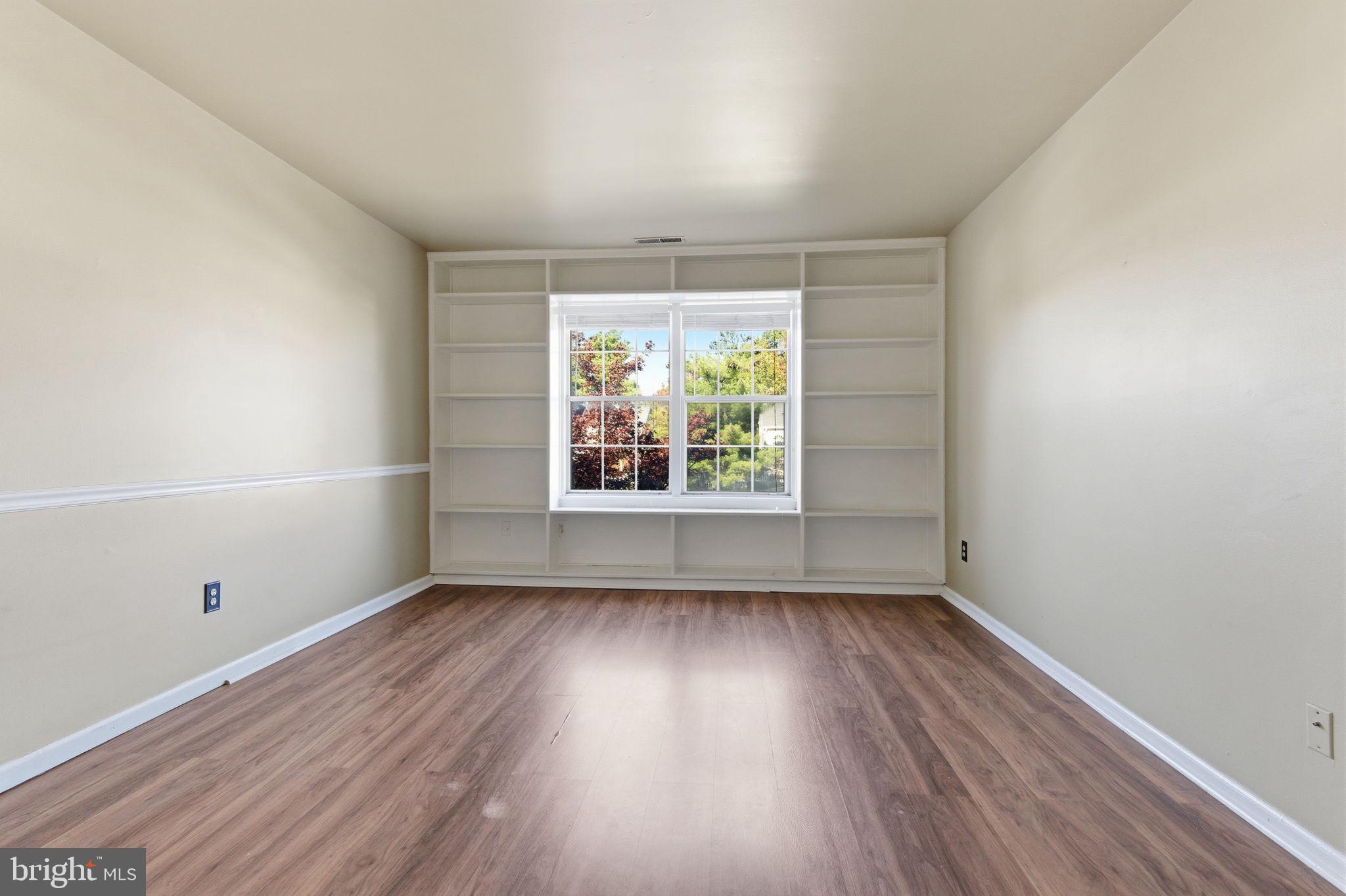 ROSE HOLLOW - Residential