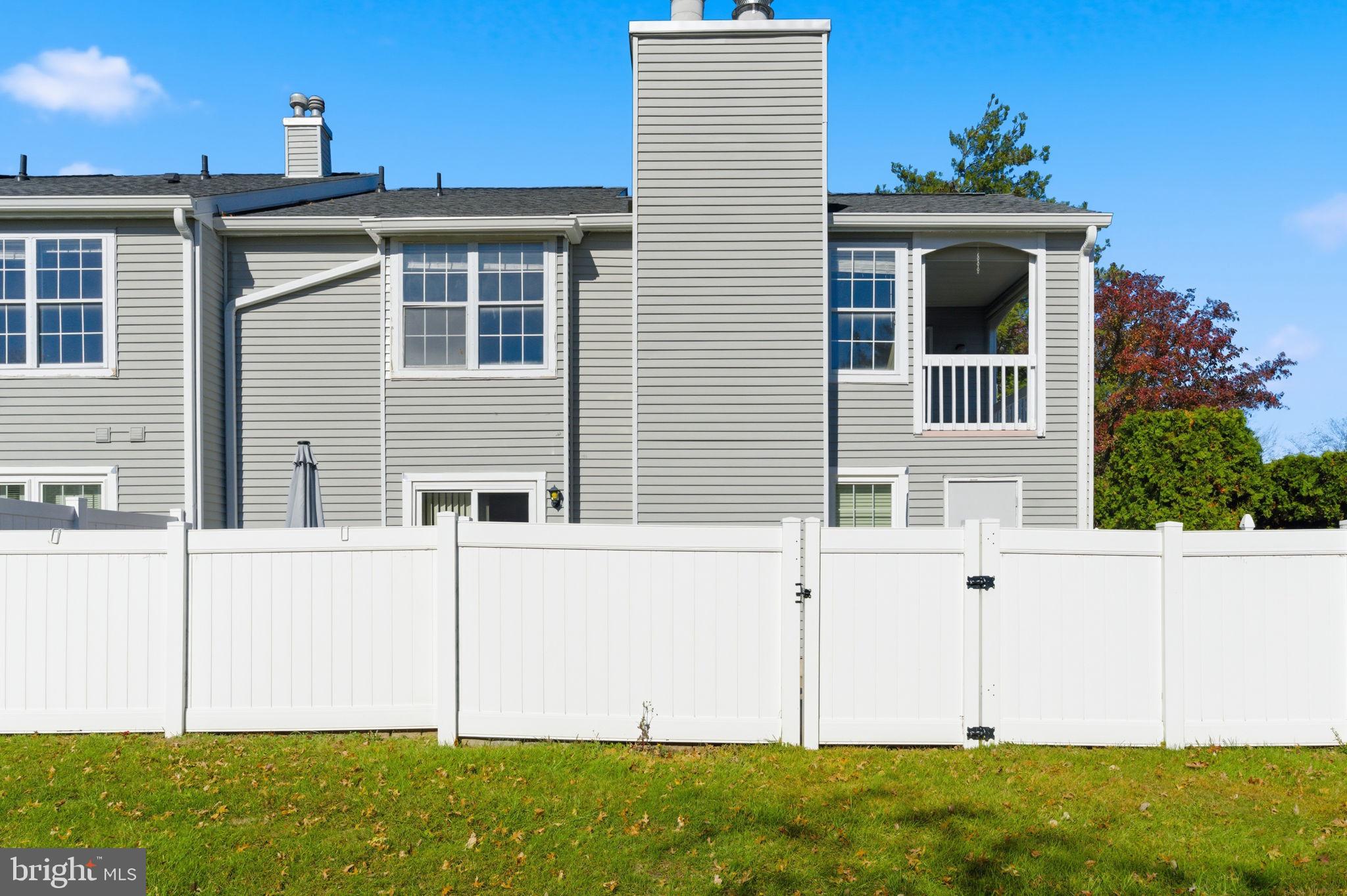 ROSE HOLLOW - Residential