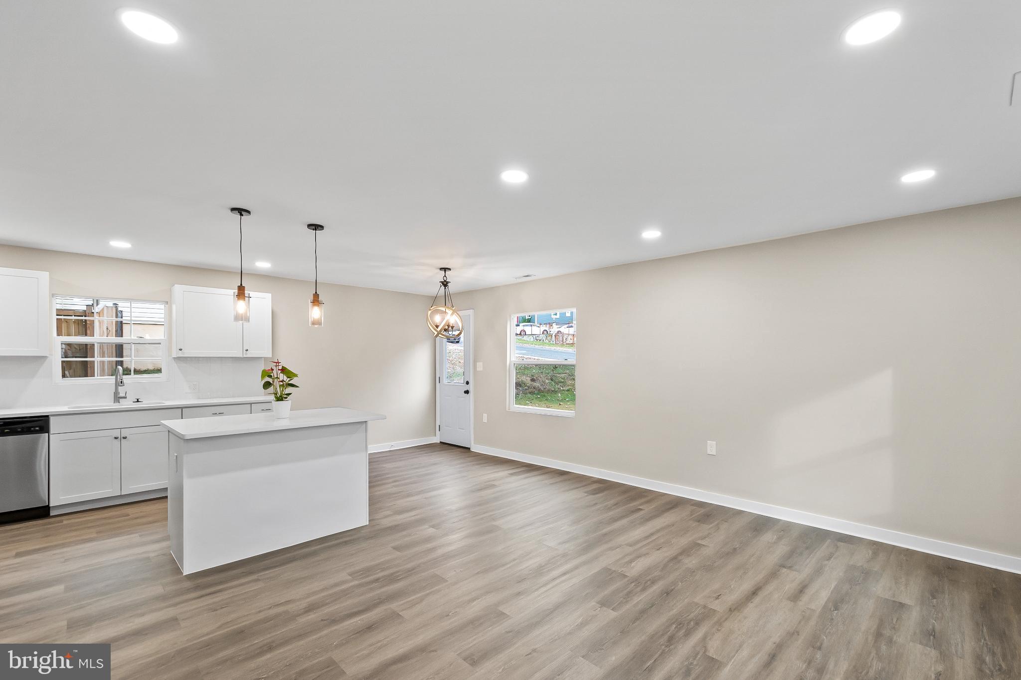 WASHINGTON SUBURBAN HOME - Residential