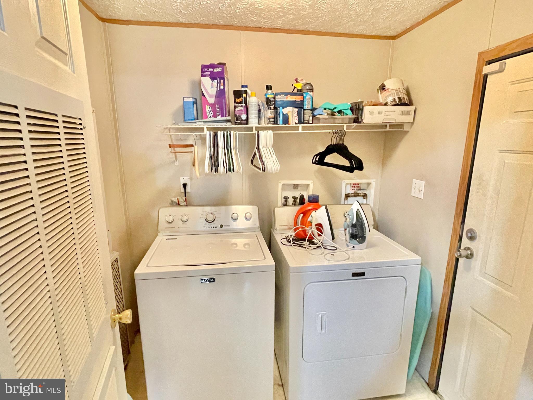 CEDARHURST ACRES - Residential