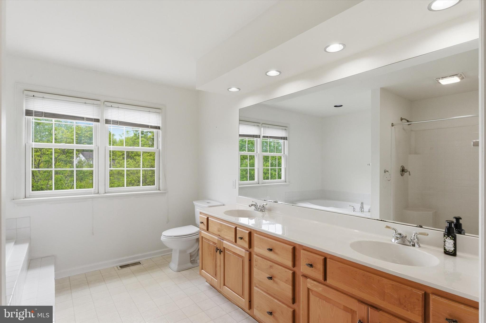 STRATFORD WOODS - Residential