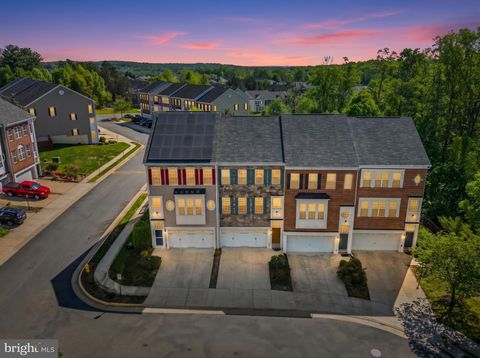 Photo of 2627 Glenriver Way, WOODBRIDGE, VA 22191 (MLS # VAPW2117694)