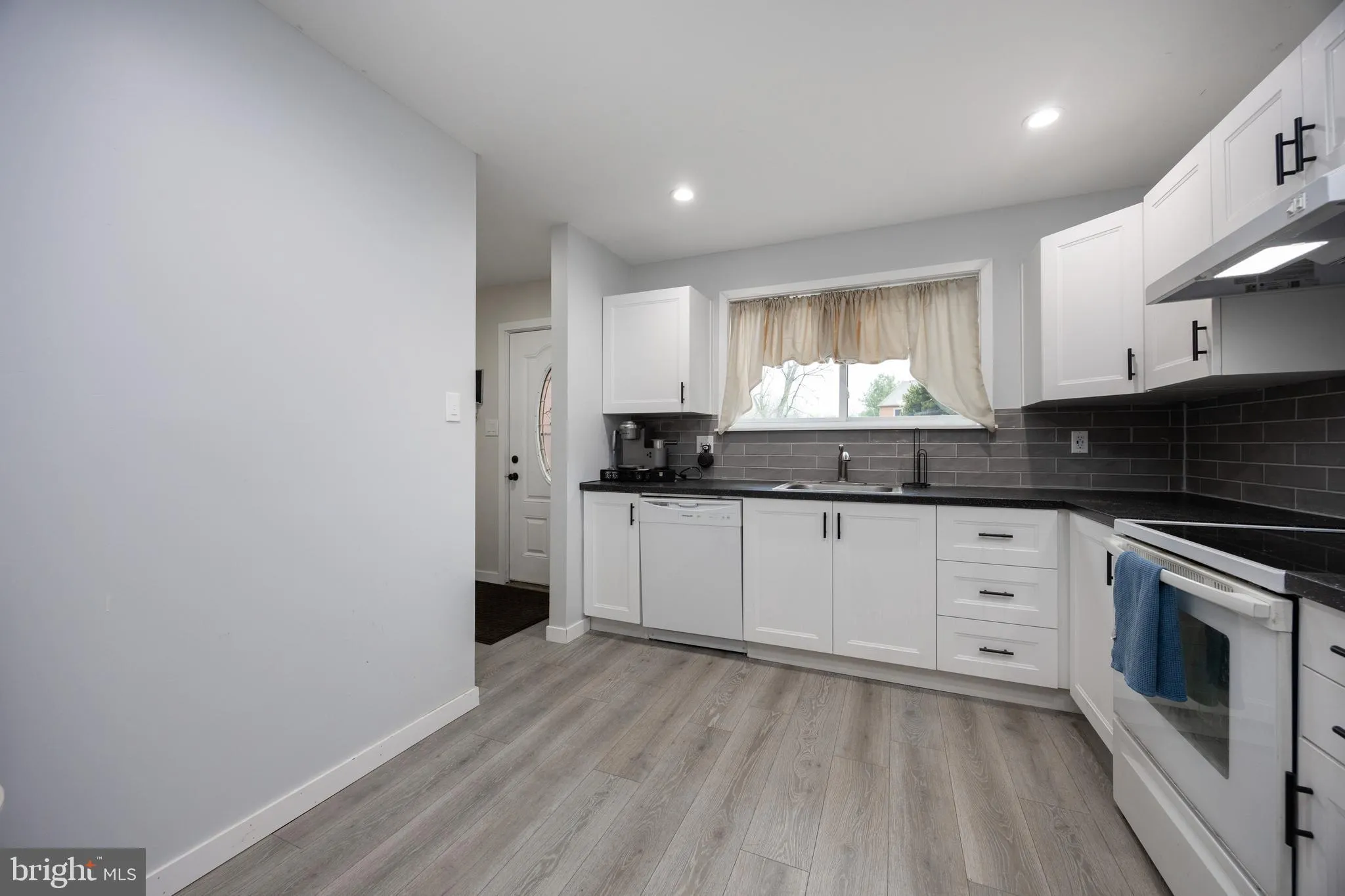 Collegeville, Pennsylvania 19426, United States, 3 Bedrooms Bedrooms, ,2 BathroomsBathrooms,Residential,Pending,104944