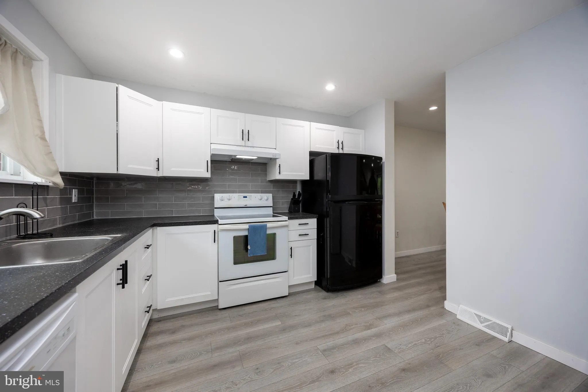 Collegeville, Pennsylvania 19426, United States, 3 Bedrooms Bedrooms, ,2 BathroomsBathrooms,Residential,Pending,104944