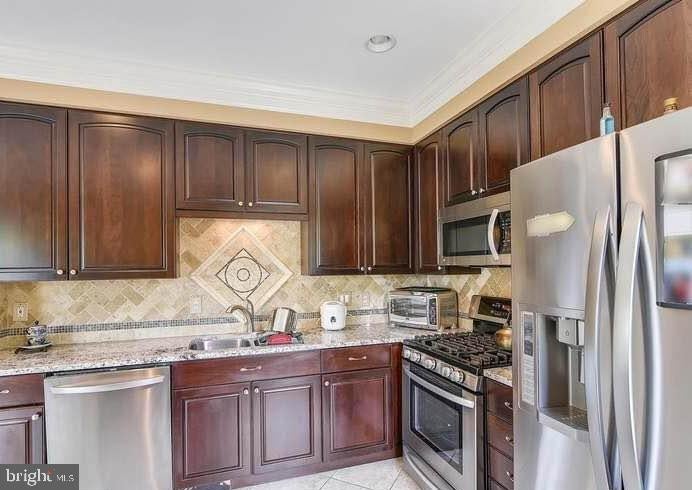 43222 CHOKEBERRY SQUARE