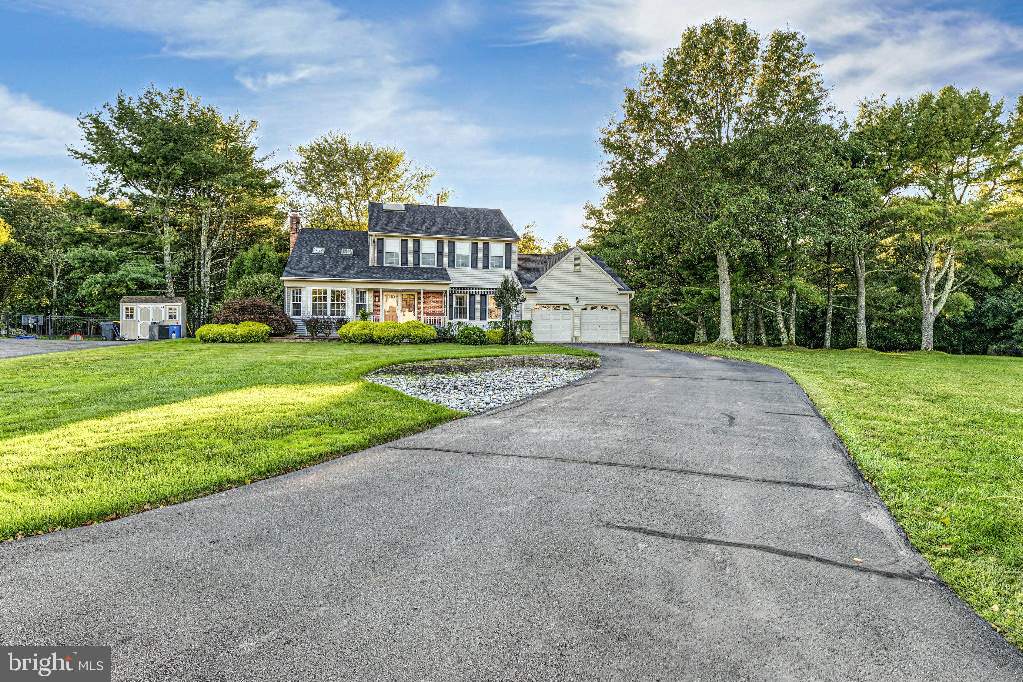 320 E KELLY DRIVE