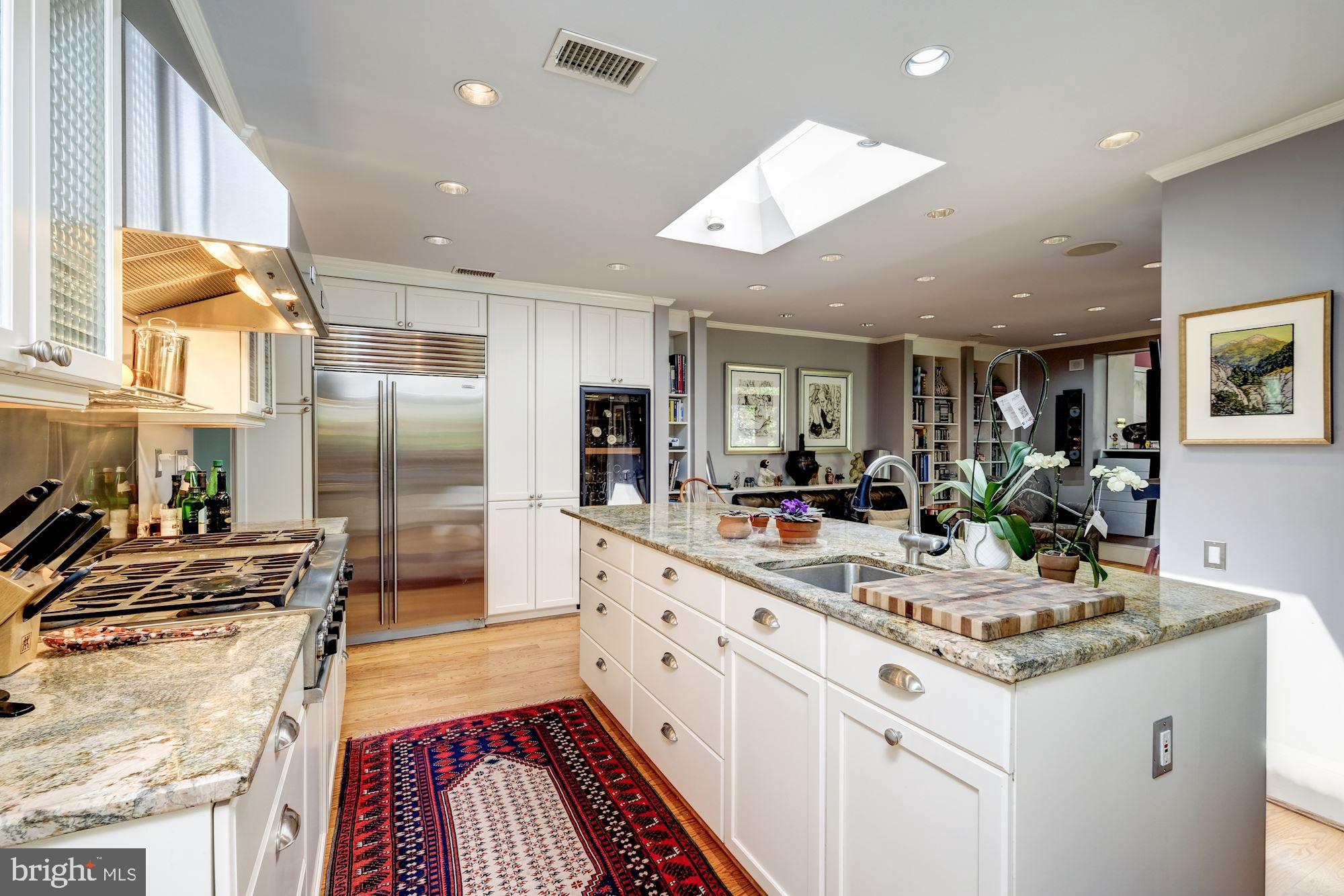 CAPITOL HILL - Residential