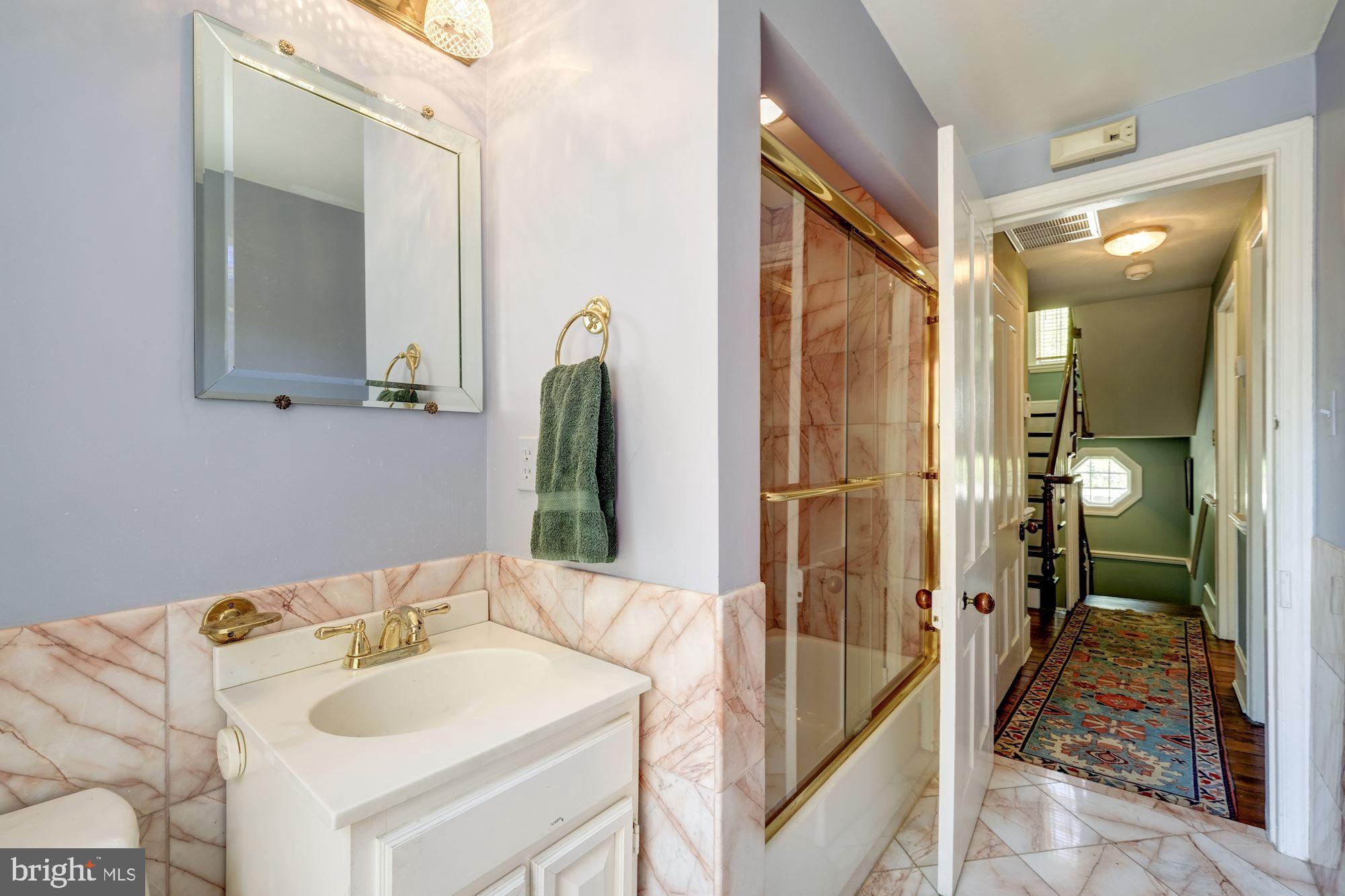CAPITOL HILL - Residential
