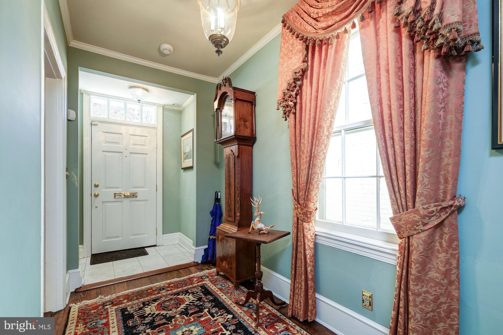 CAPITOL HILL - Residential