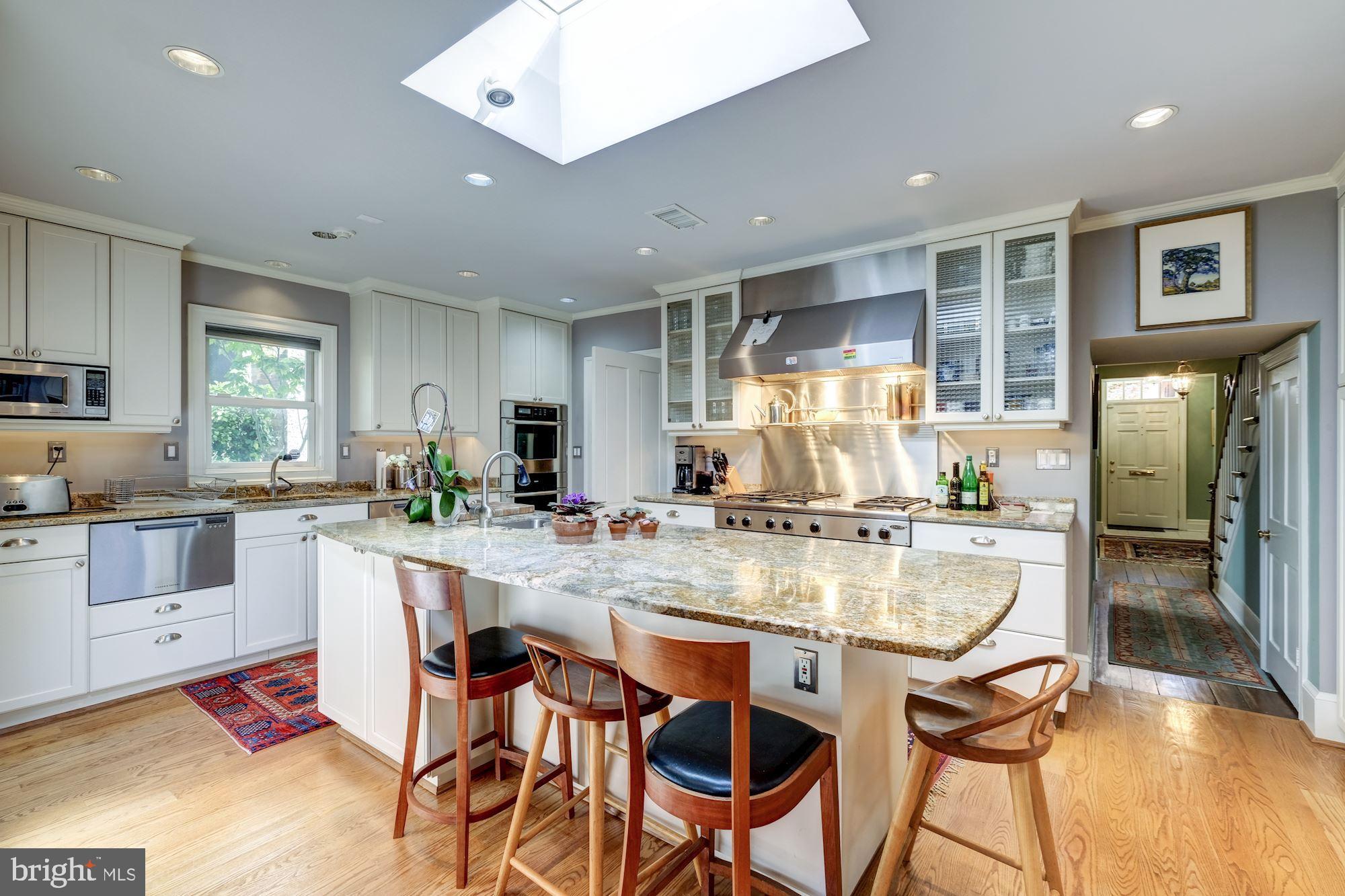 CAPITOL HILL - Residential