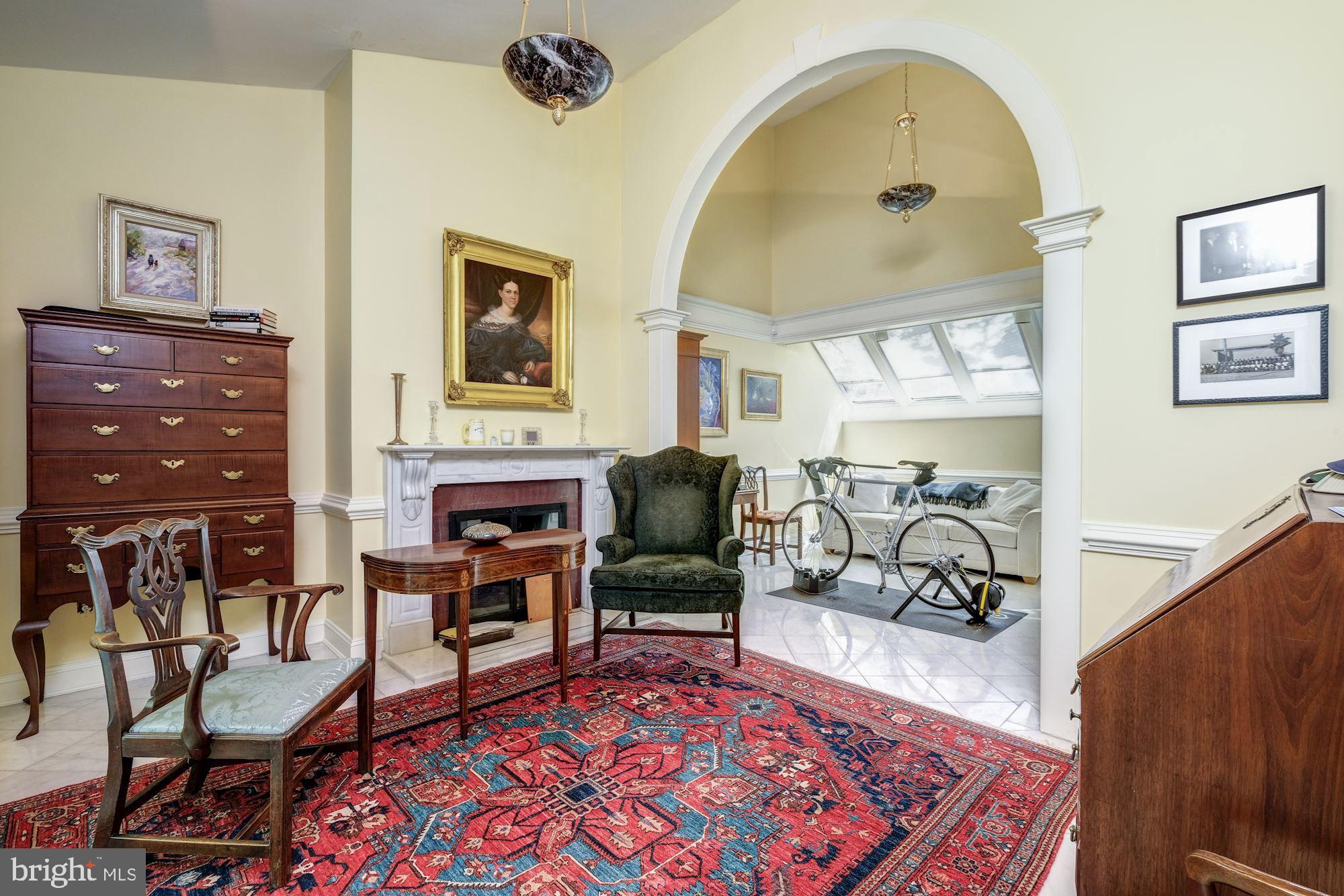 CAPITOL HILL - Residential