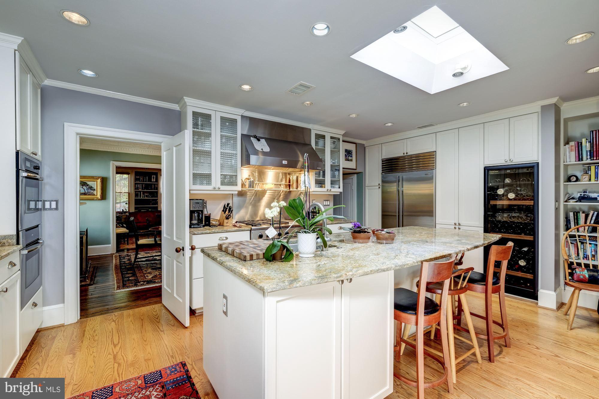 CAPITOL HILL - Residential