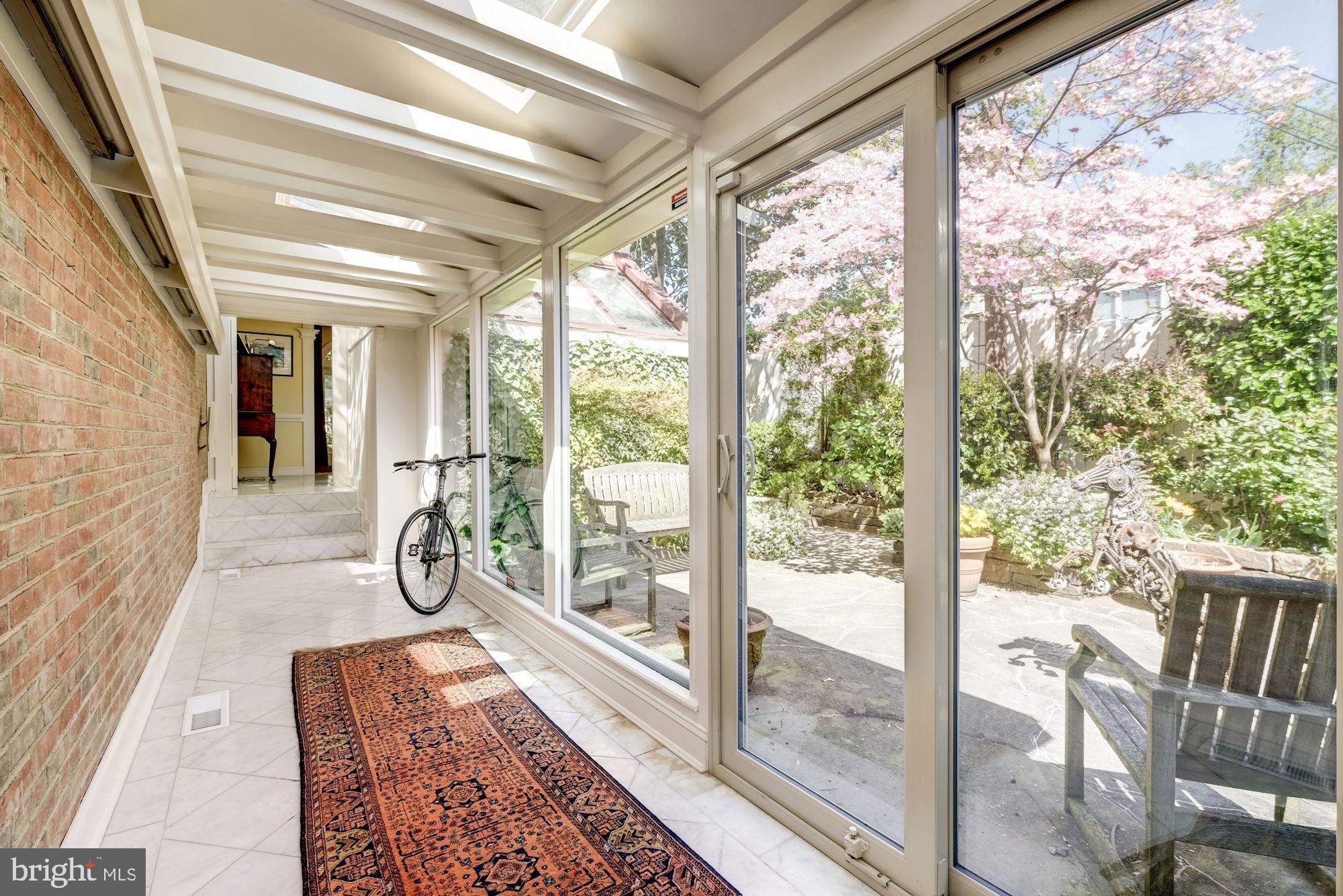 CAPITOL HILL - Residential