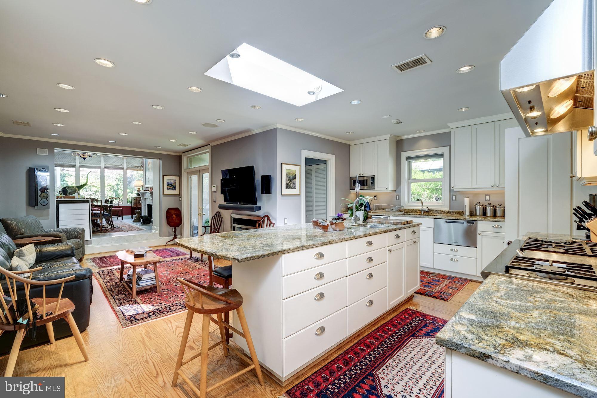 CAPITOL HILL - Residential