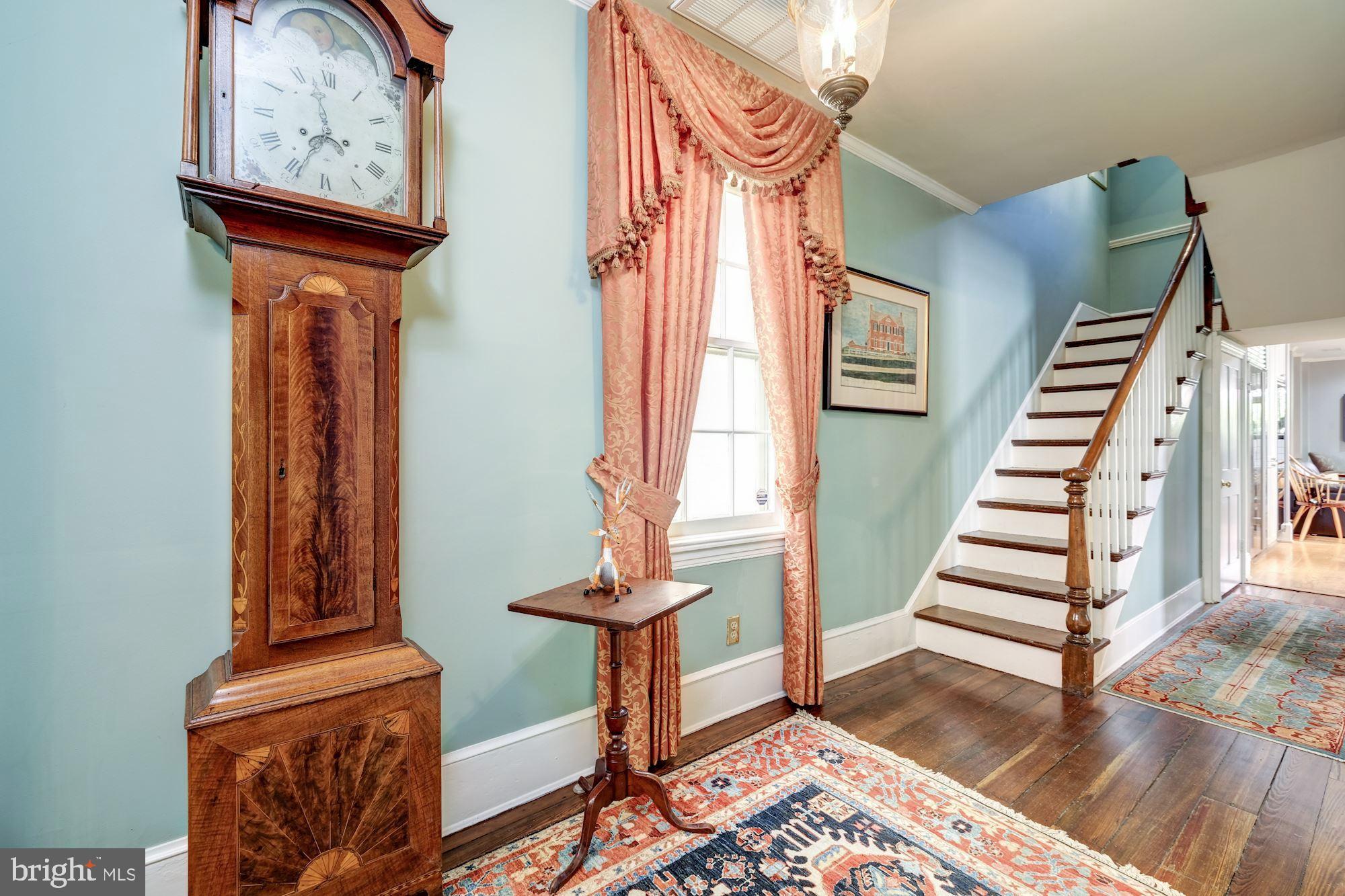 CAPITOL HILL - Residential