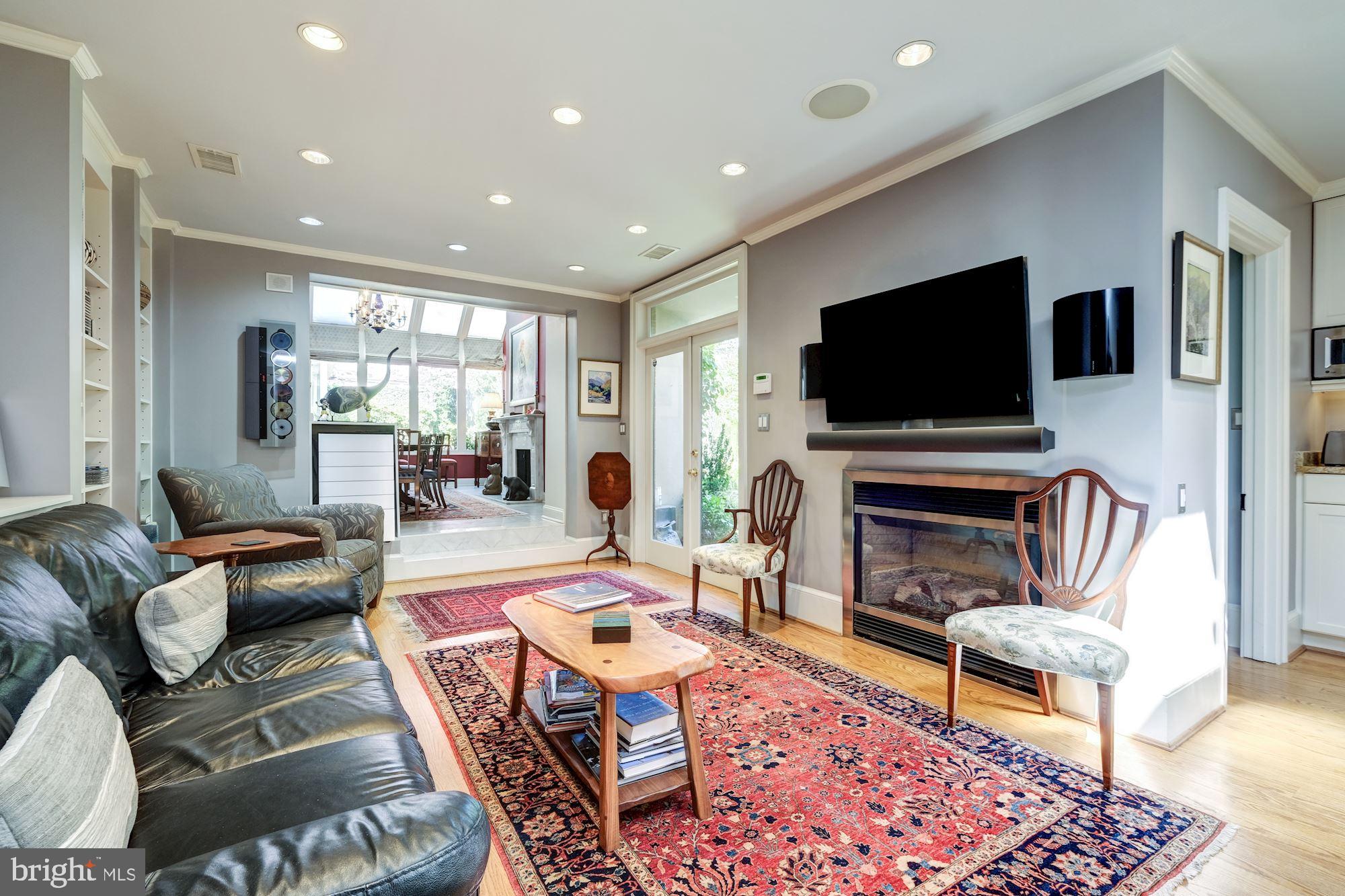CAPITOL HILL - Residential
