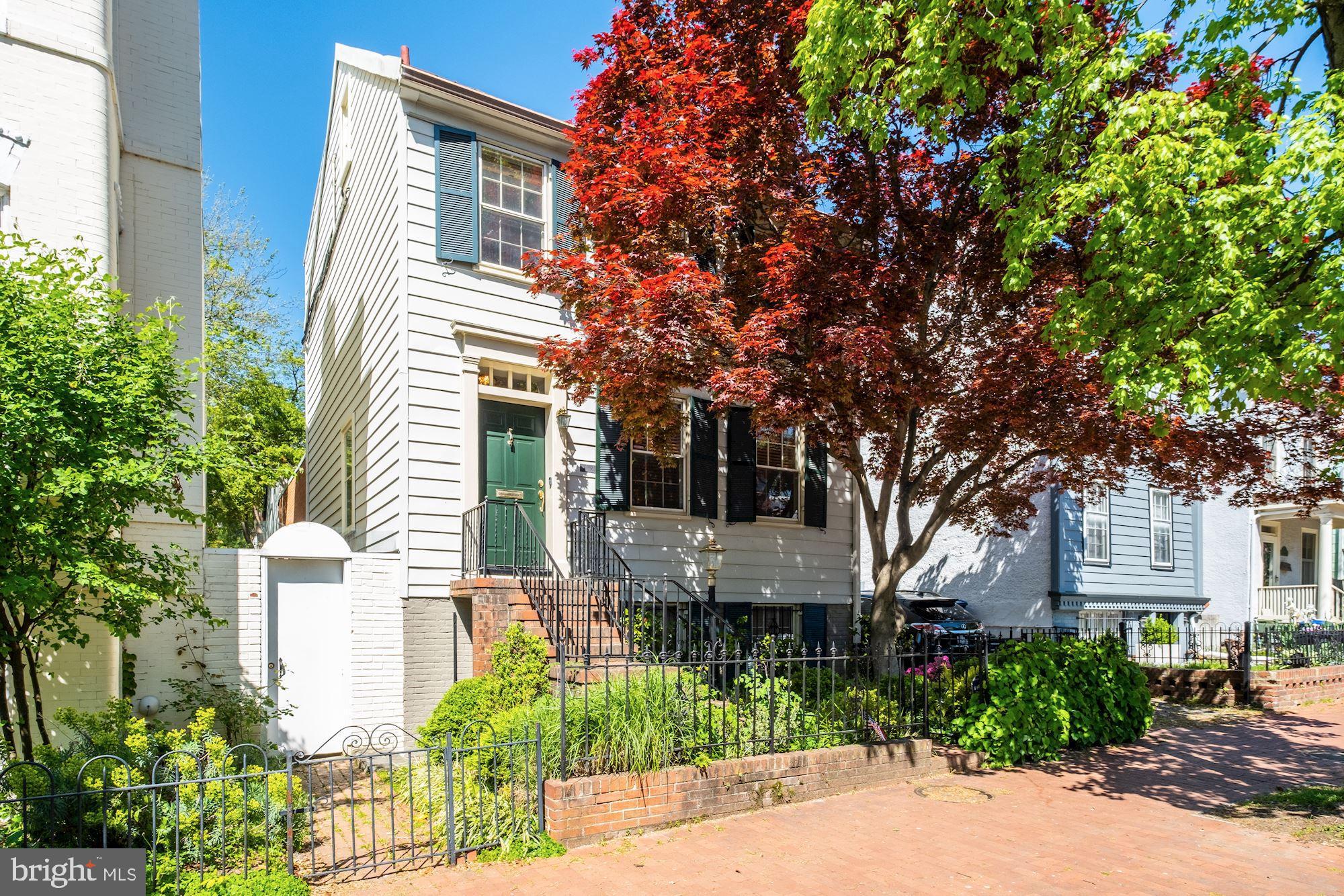 CAPITOL HILL - Residential
