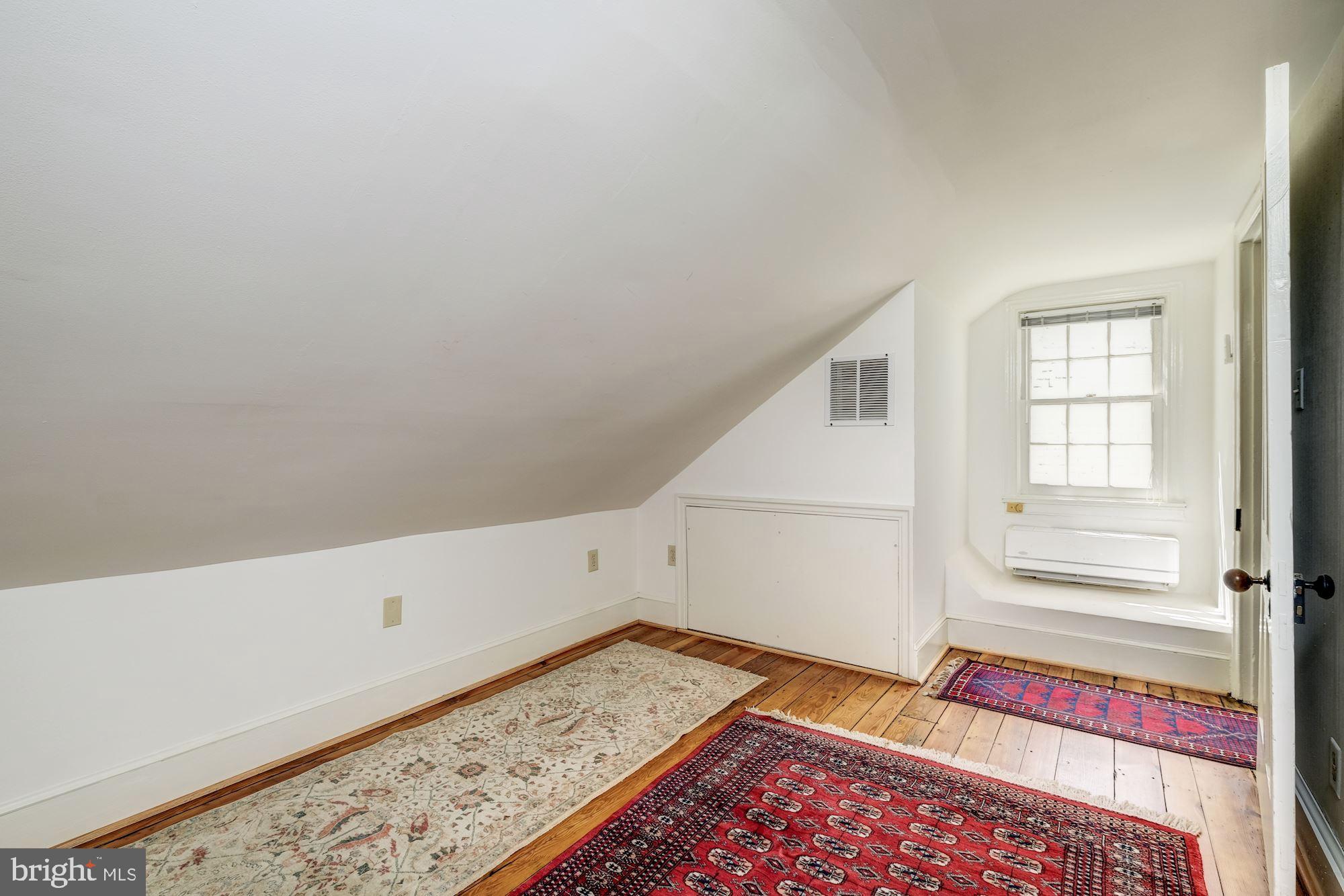 CAPITOL HILL - Residential