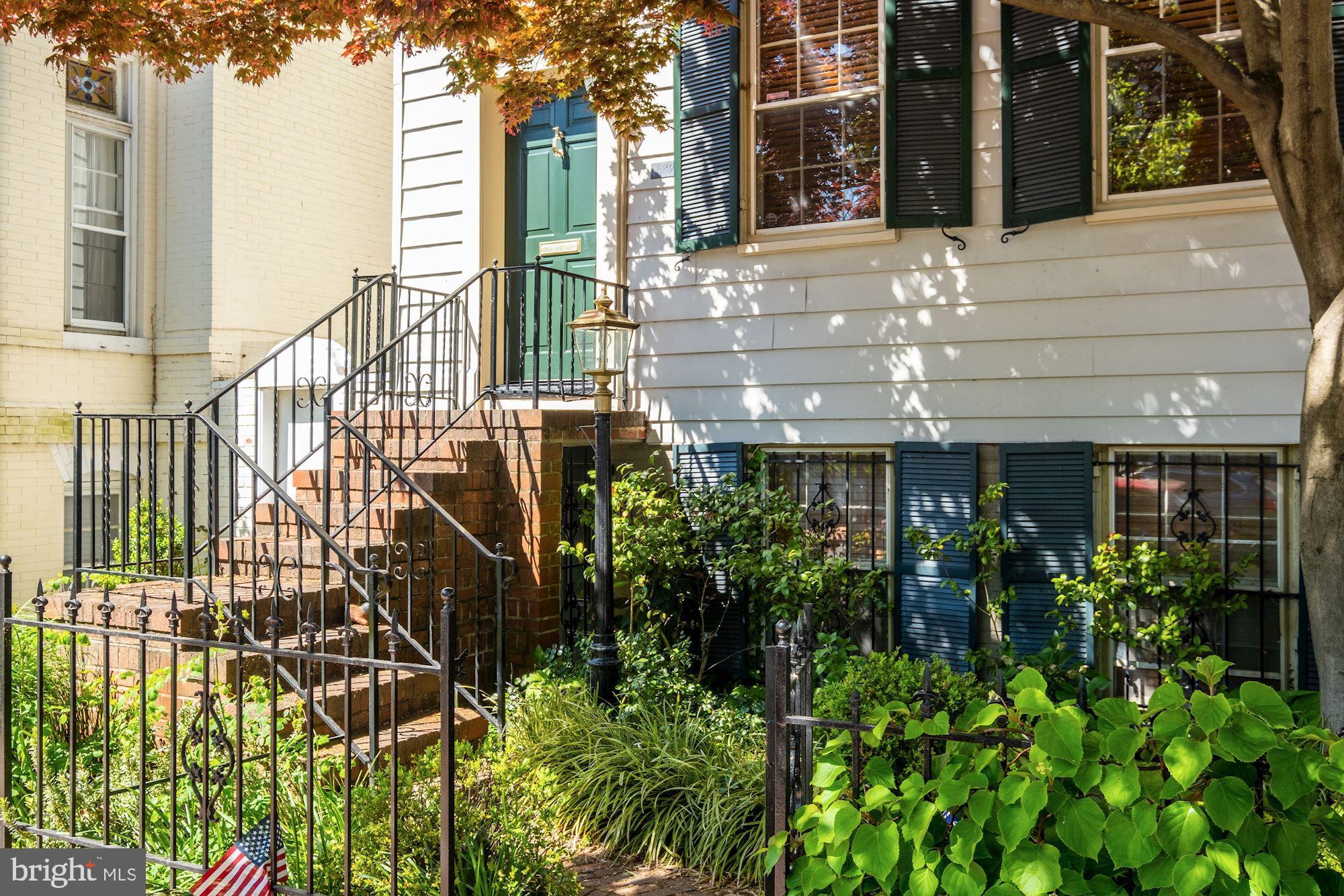 CAPITOL HILL - Residential