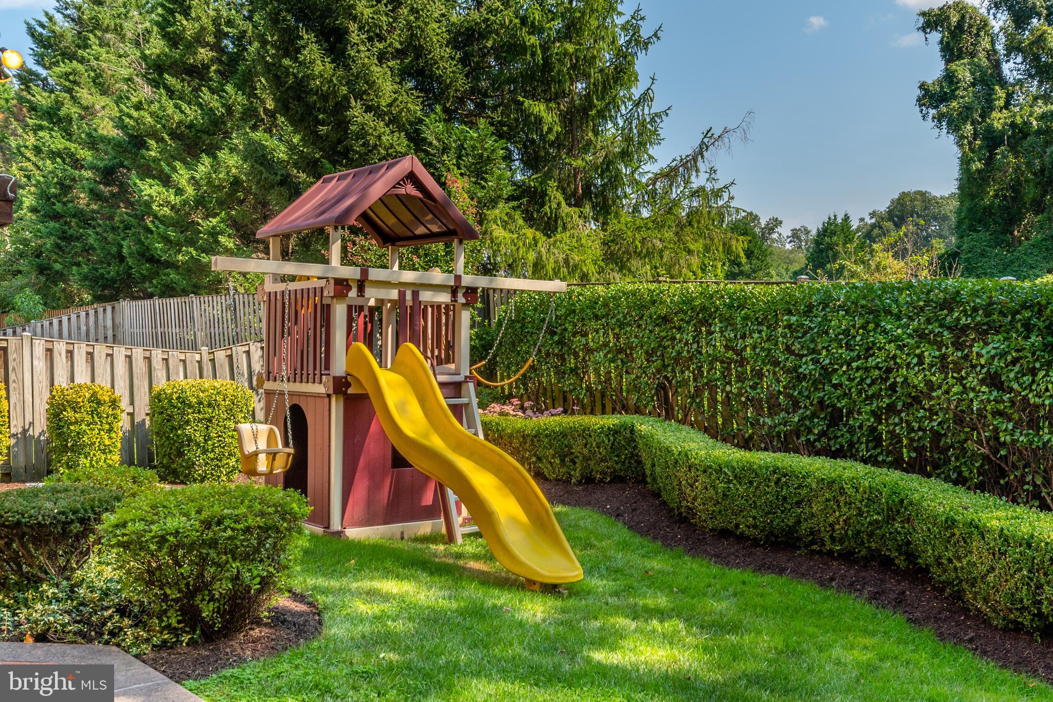 LAMBIANCE OF MCLEAN - Residential