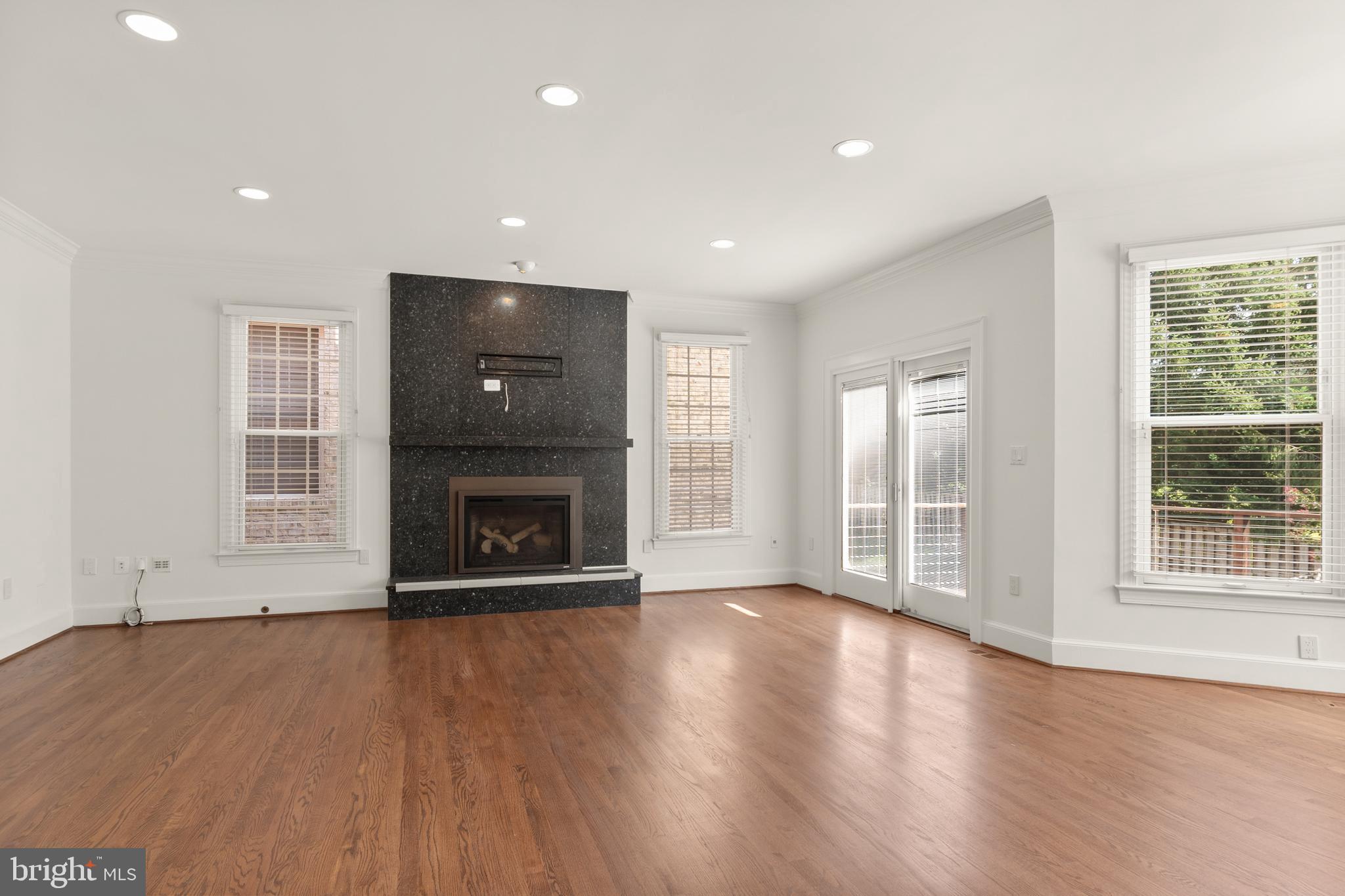 LAMBIANCE OF MCLEAN - Residential