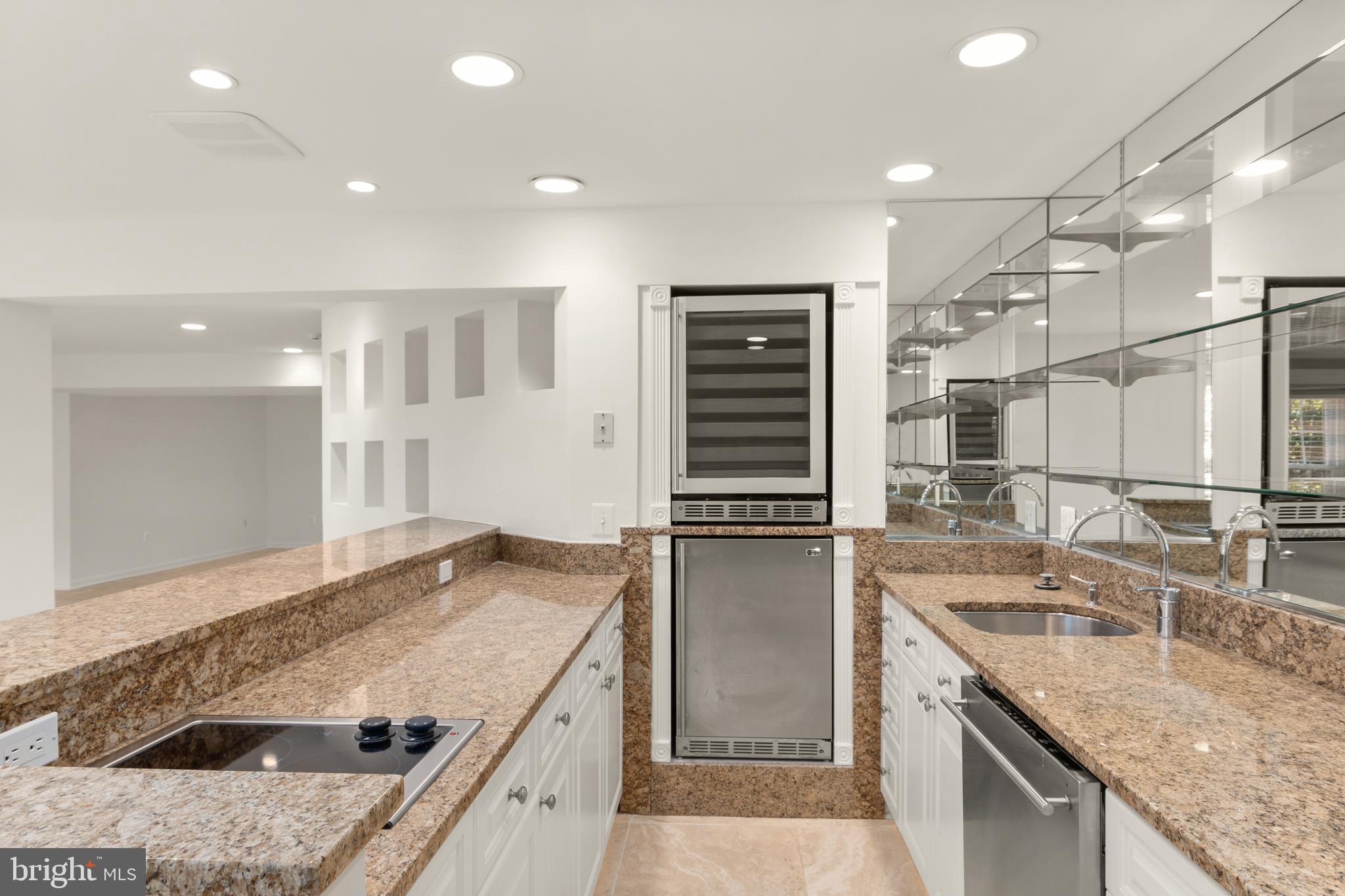 LAMBIANCE OF MCLEAN - Residential