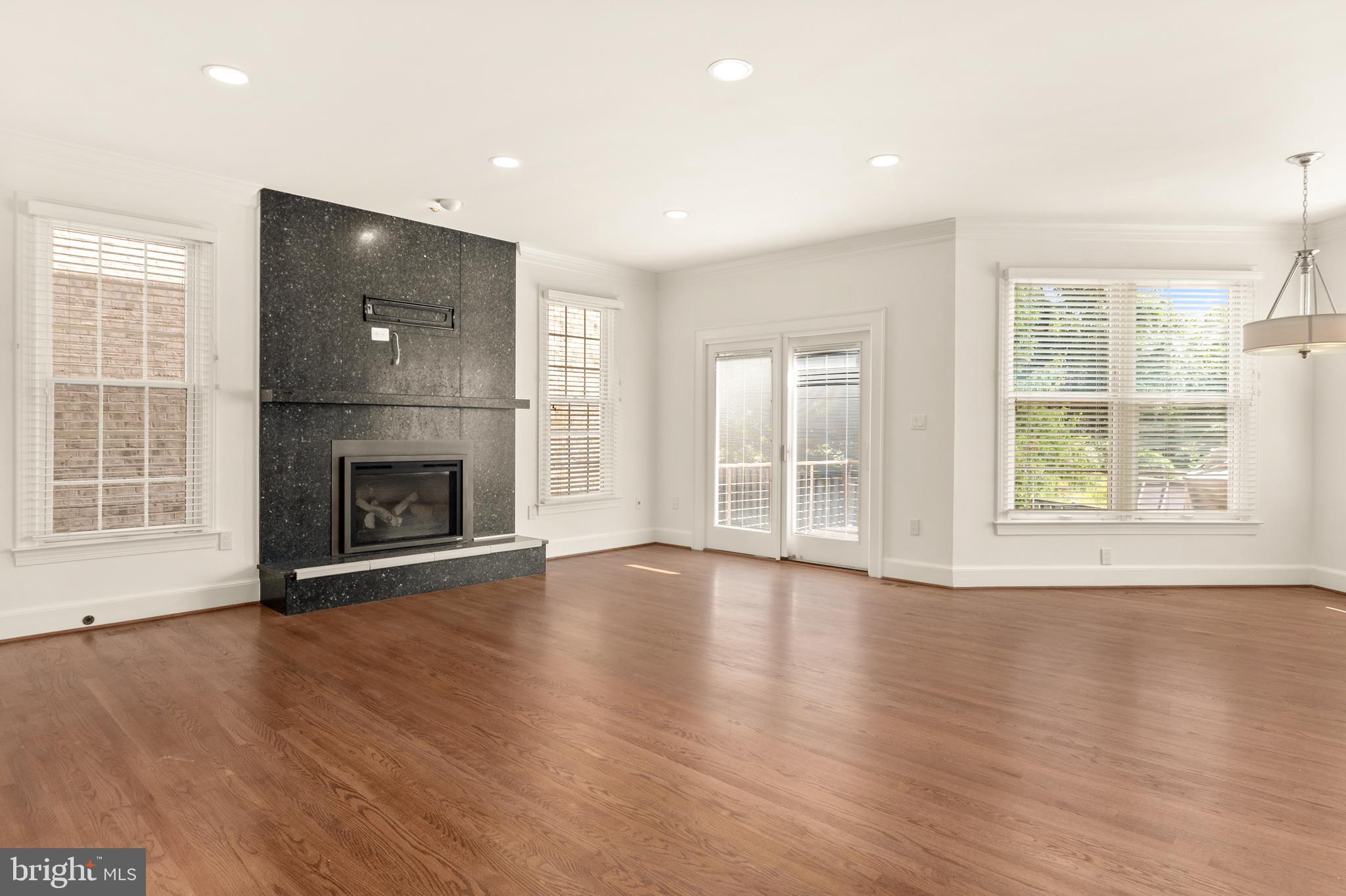 LAMBIANCE OF MCLEAN - Residential