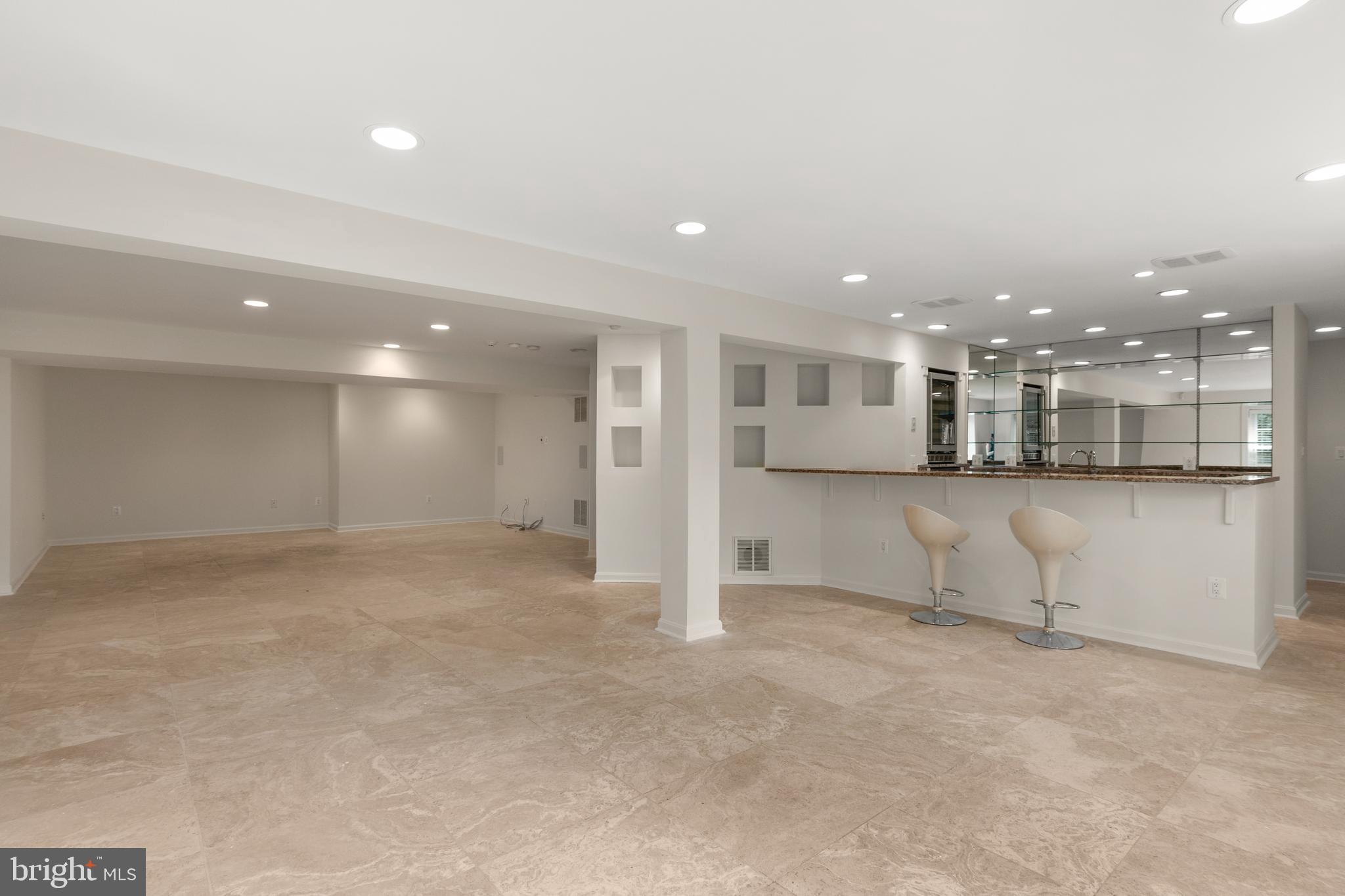 LAMBIANCE OF MCLEAN - Residential