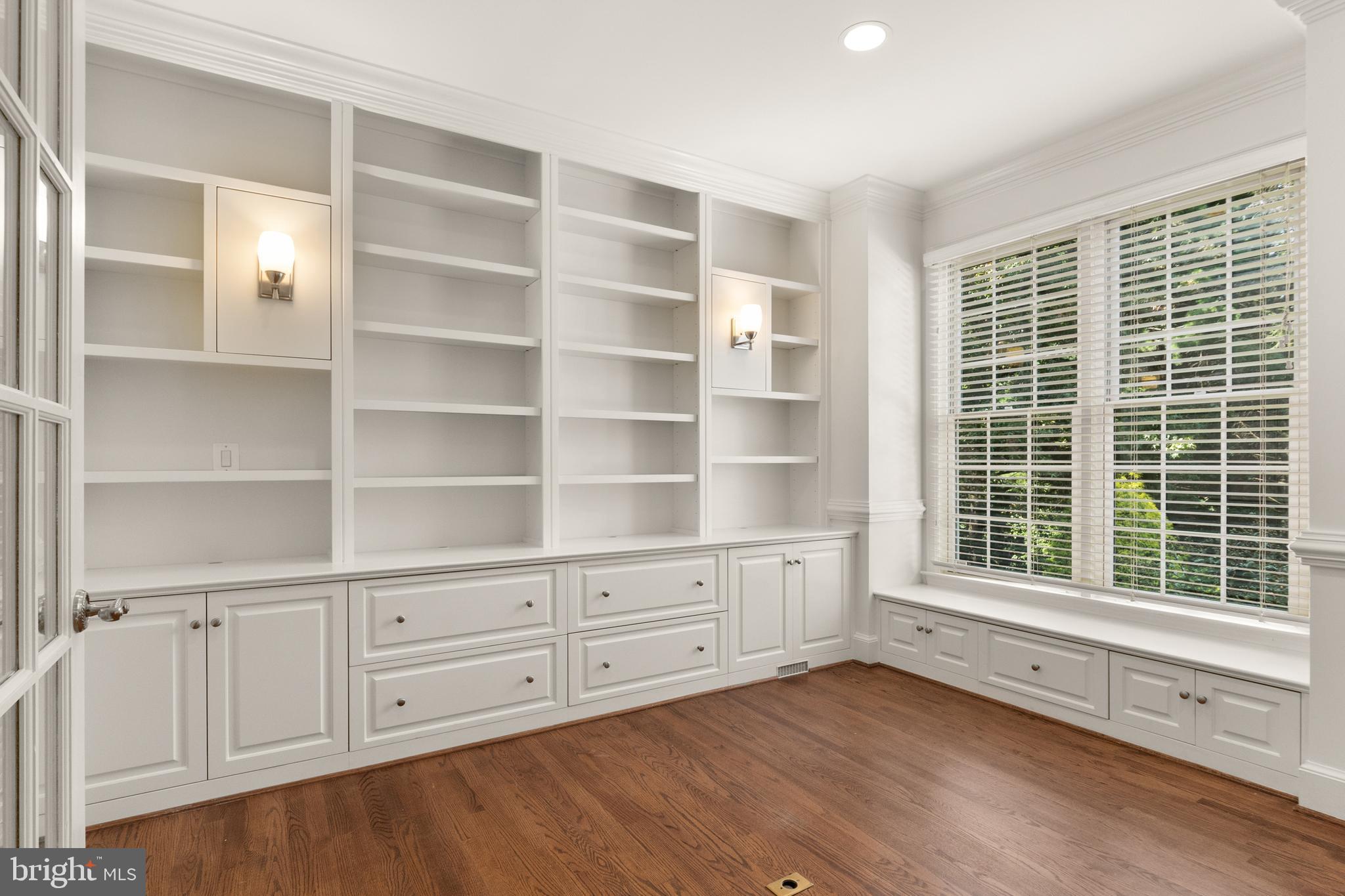 LAMBIANCE OF MCLEAN - Residential