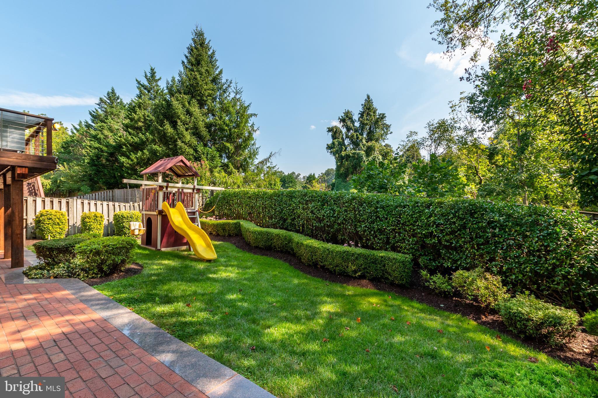 LAMBIANCE OF MCLEAN - Residential